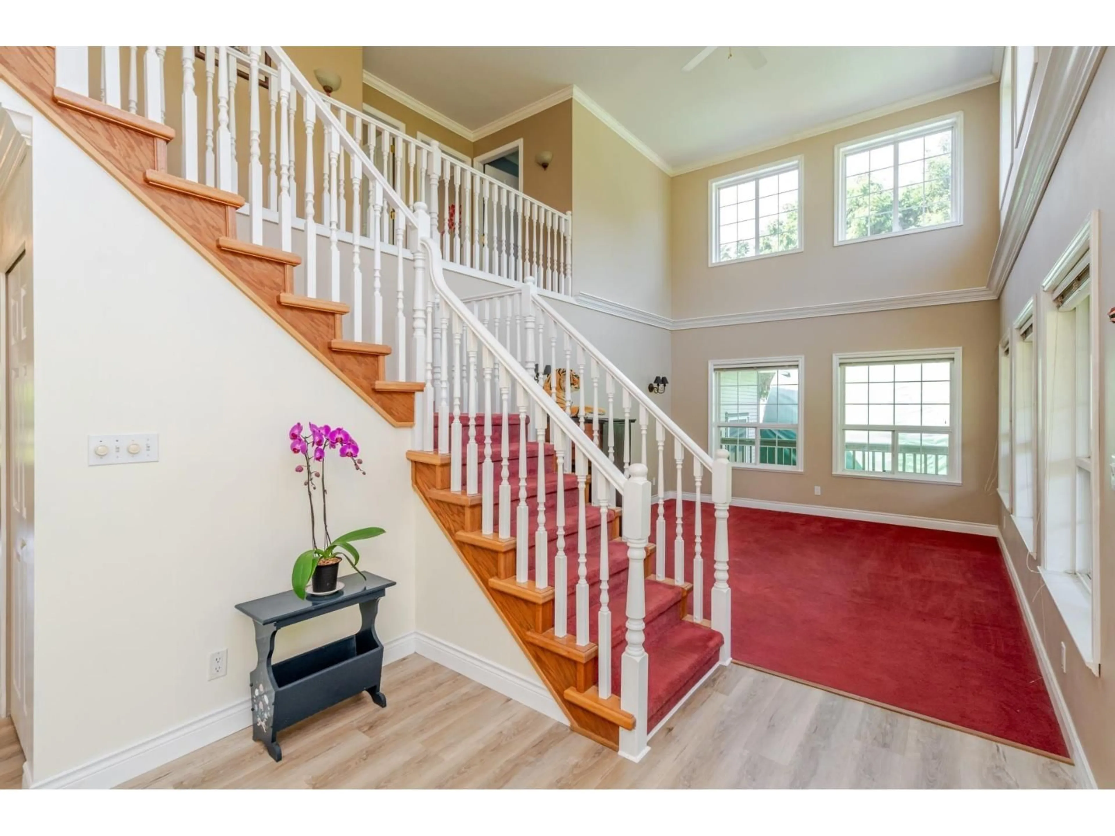 Indoor foyer for 5007 BOUNDARY ROAD, Abbotsford British Columbia V3G2N4