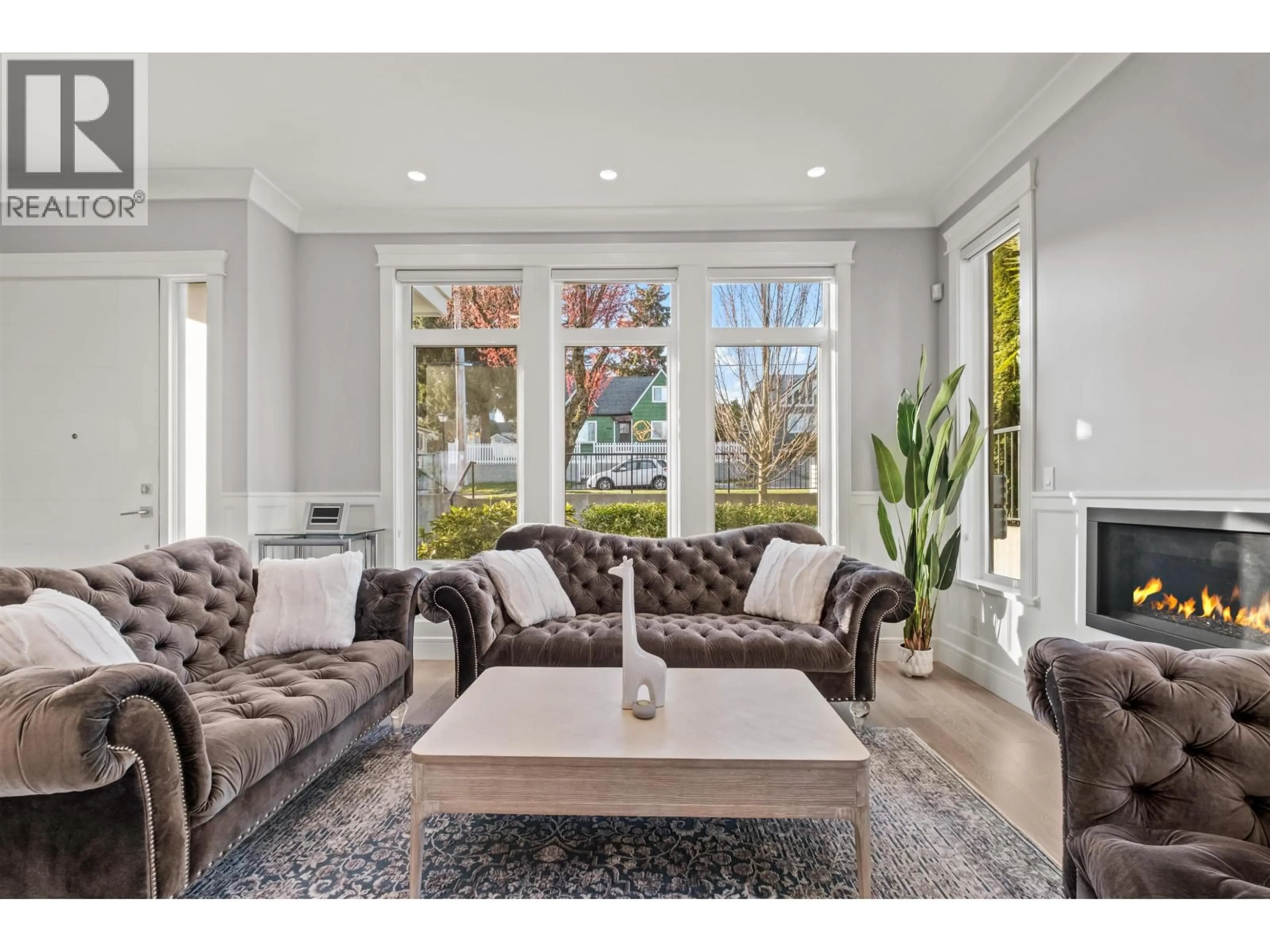 Living room with furniture, unknown for 1604 HAMILTON STREET, New Westminster British Columbia V3M2N8