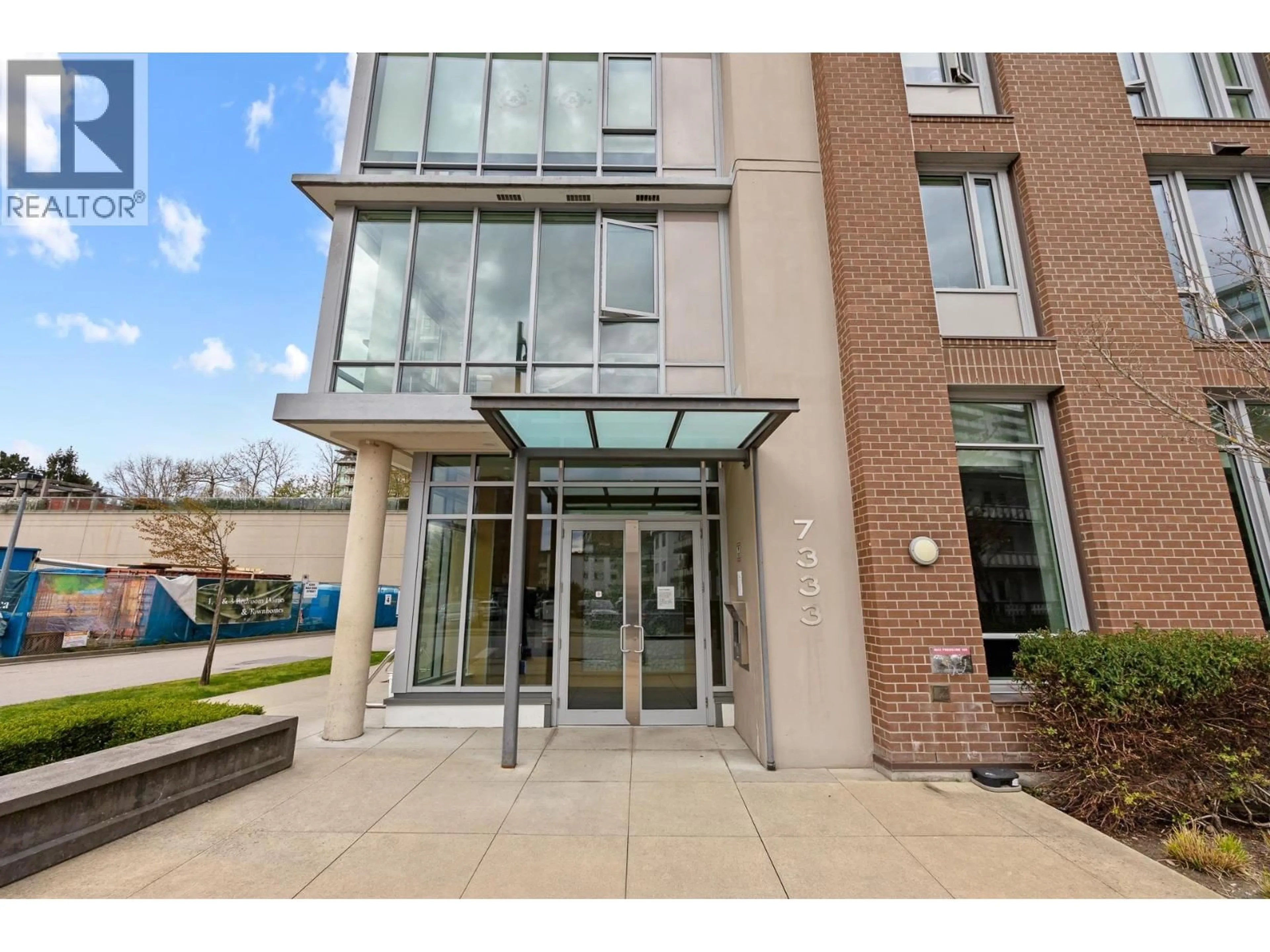 Indoor foyer for 301 - 7333 MURDOCH AVENUE, Richmond British Columbia V6Y0J8