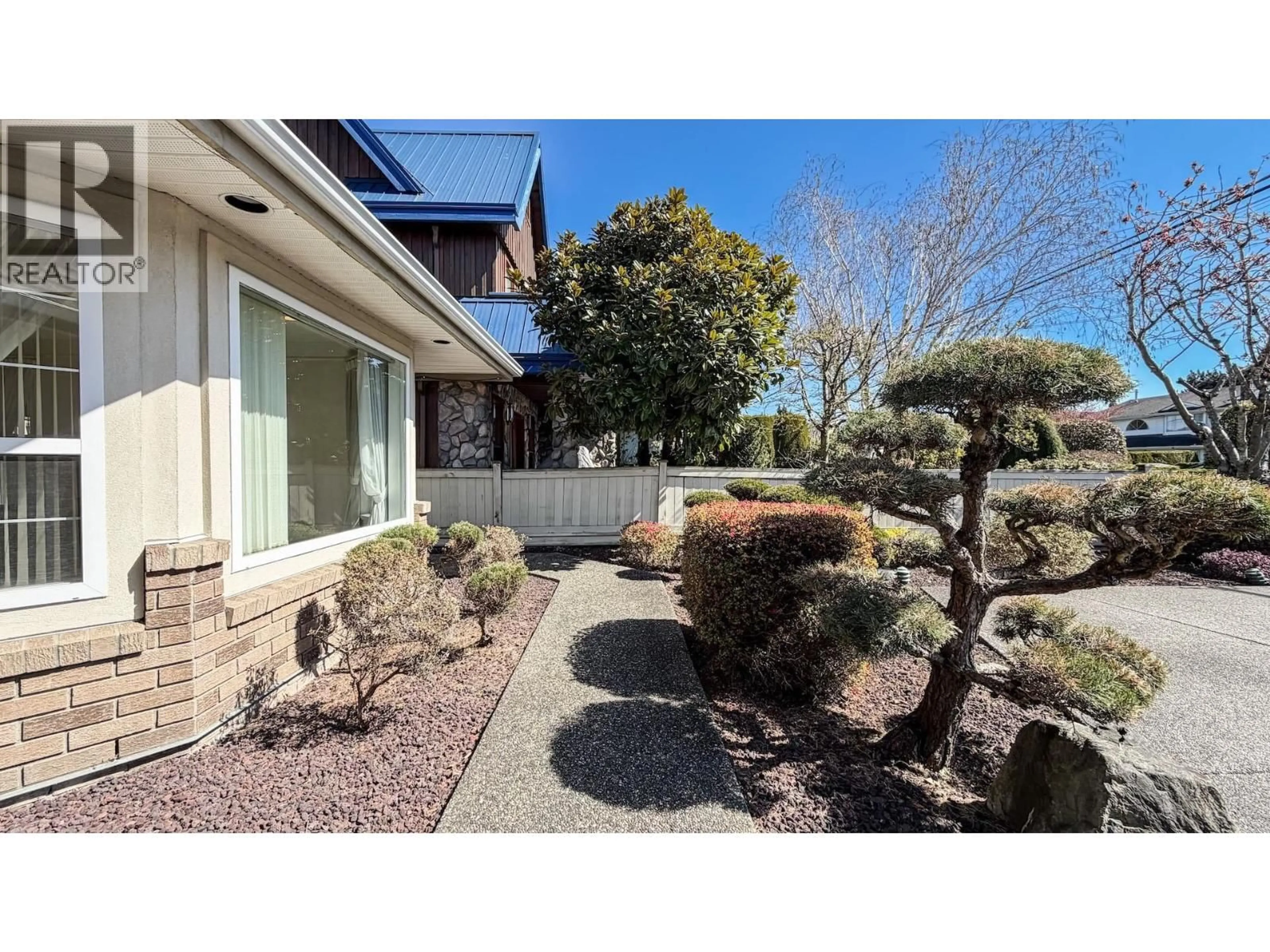 A pic from outside/outdoor area/front of a property/back of a property/a pic from drone, street for 4651 MONCTON STREET, Richmond British Columbia V7E3A8