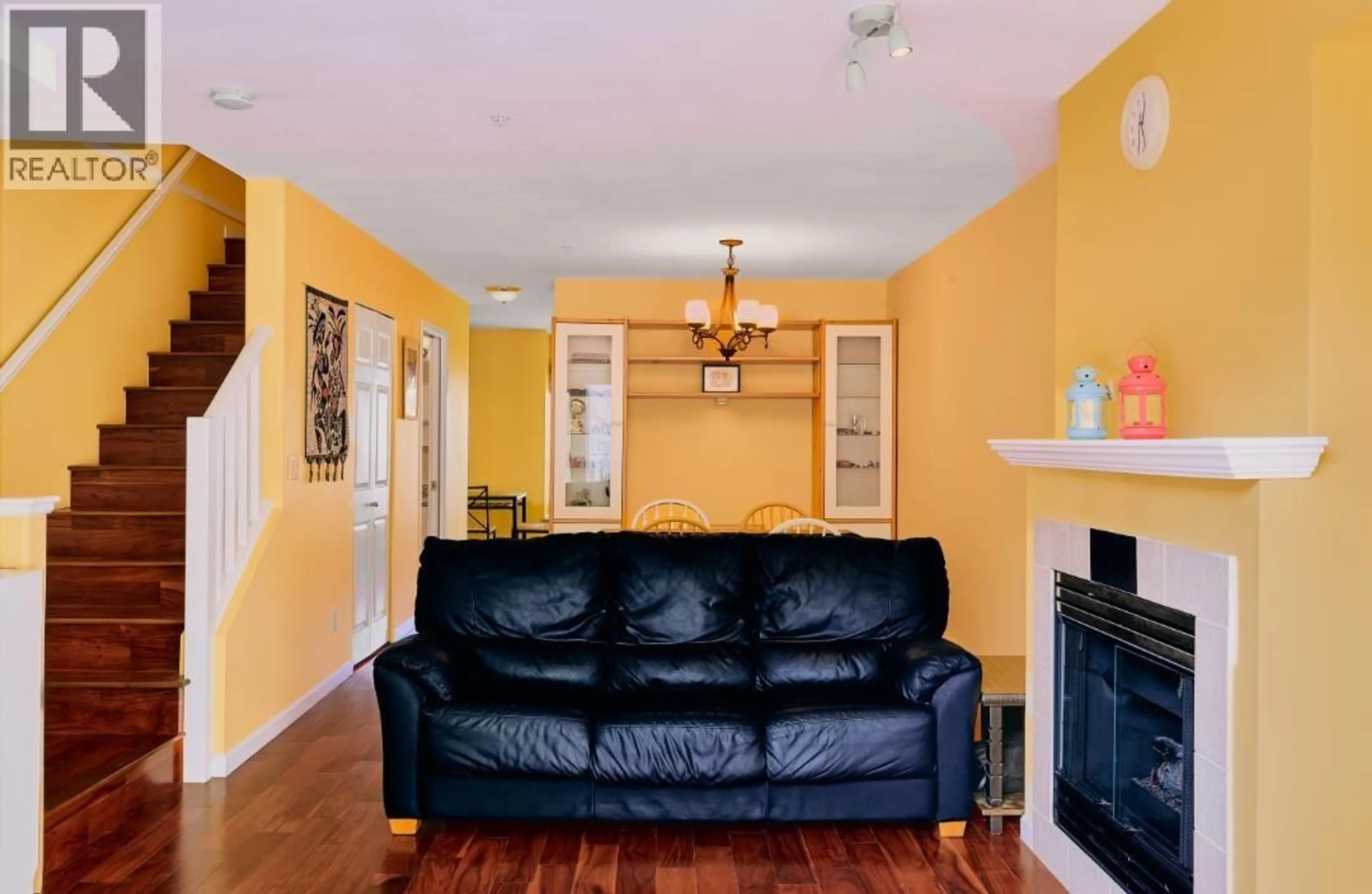 Living room with furniture, unknown for 117 - 6588 SOUTHOAKS CRESCENT, Burnaby British Columbia V5E4K1