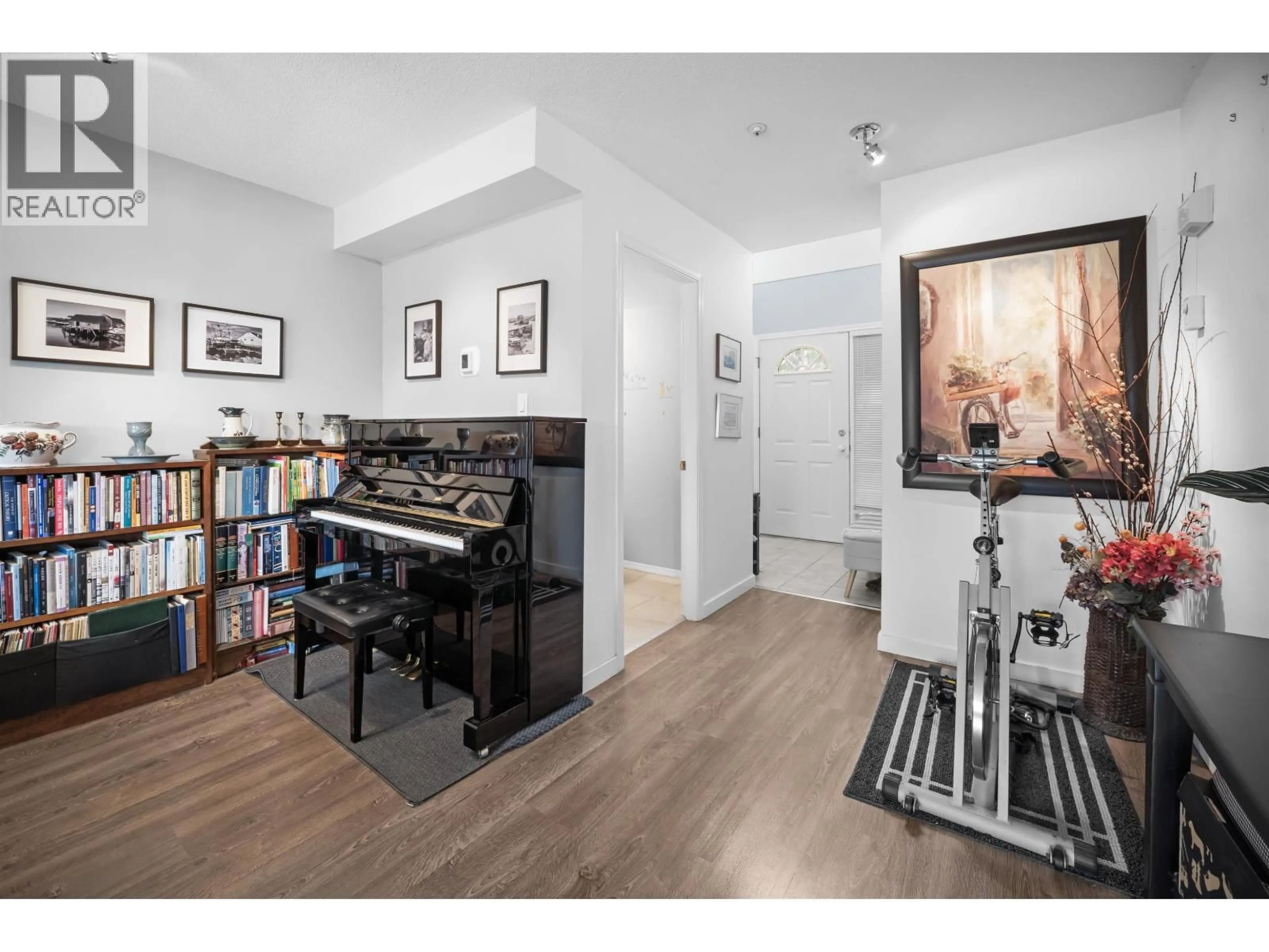 A pic of a room for 1145 O'FLAHERTY GATE, Port Coquitlam British Columbia V3C6H2