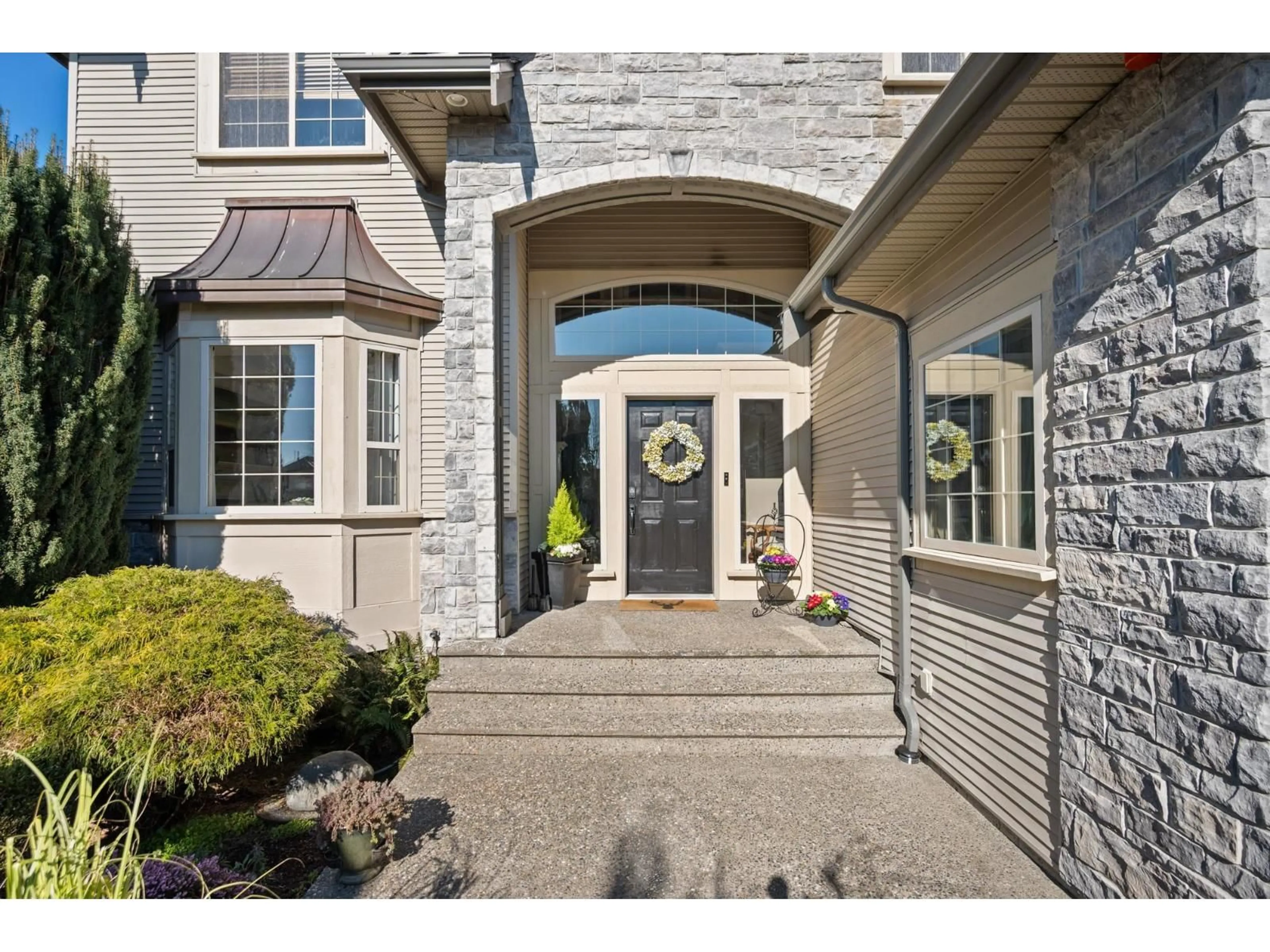 Indoor entryway for 18265 CLAYTONHILL DRIVE, Surrey British Columbia V3S7N5
