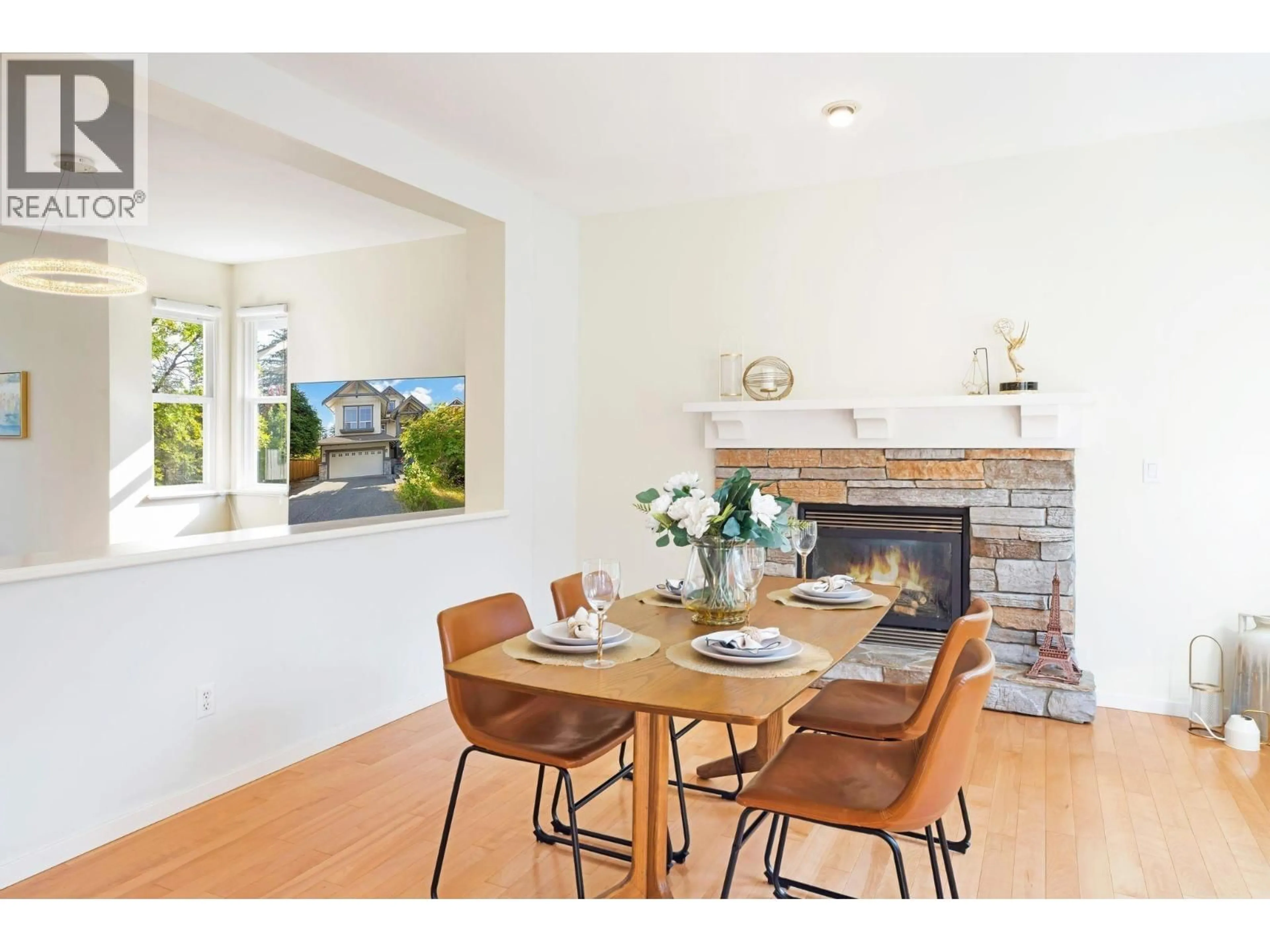 Dining room, wood/laminate floor for 513 FOREST PARKWAY, Port Moody British Columbia V3H5M5
