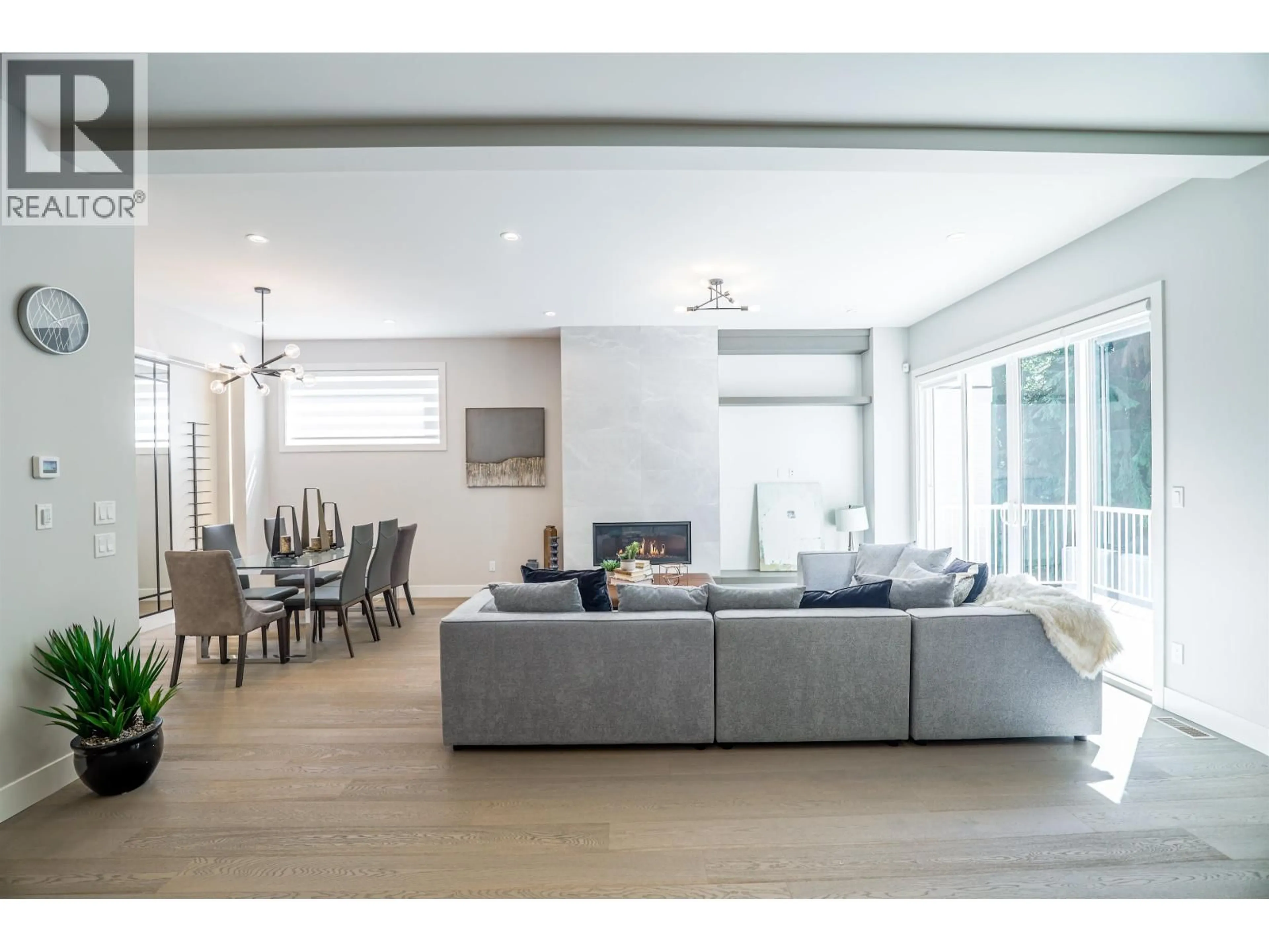 Living room with furniture, unknown for 1388 MADORE AVENUE, Coquitlam British Columbia V3K3C2