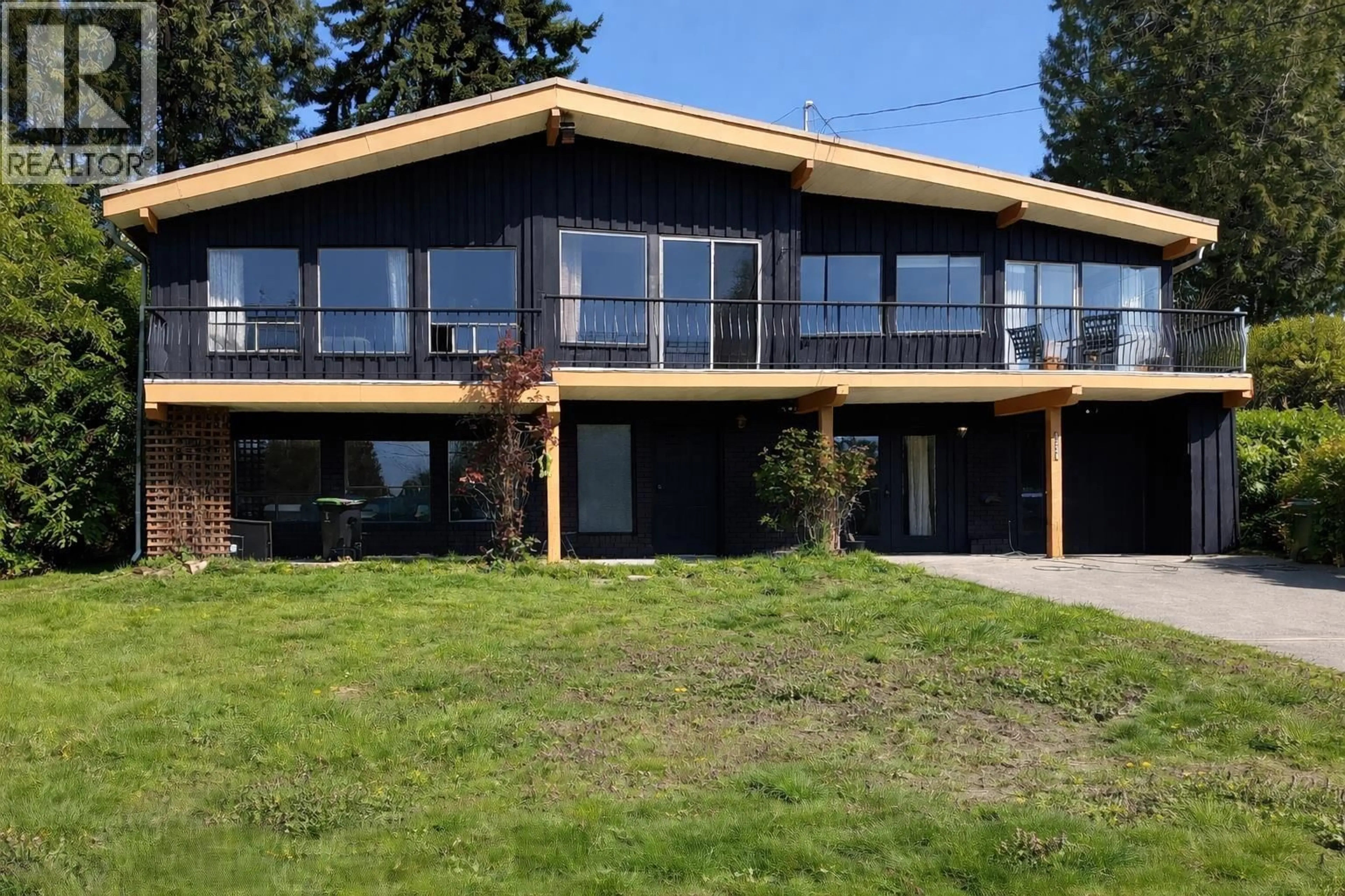 Patio, water/lake/river/ocean view for 4934 GEER ROAD, Sechelt British Columbia V0N3A2