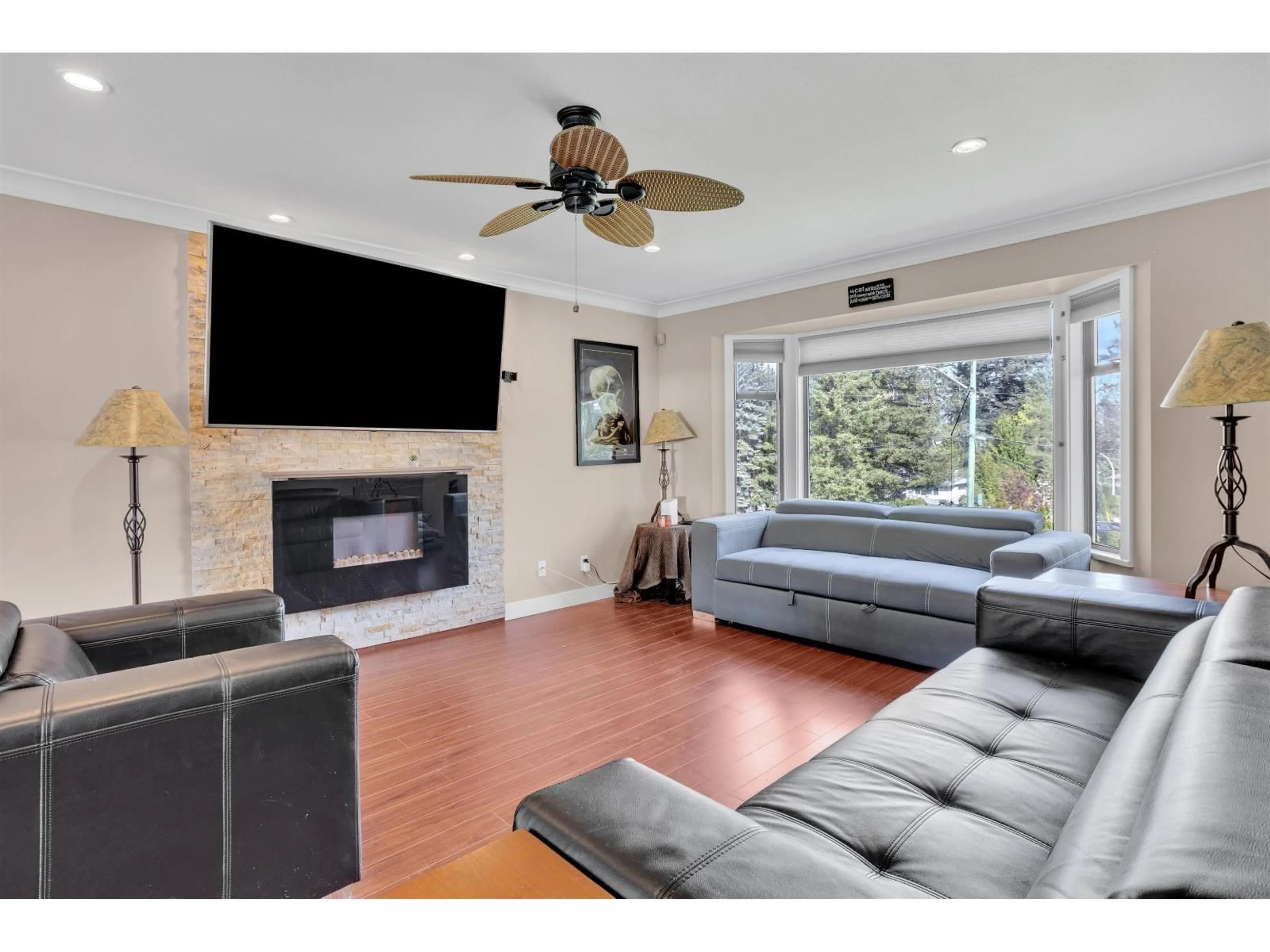 Living room with furniture, unknown for 10895 143 STREET, Surrey British Columbia V3R3M1