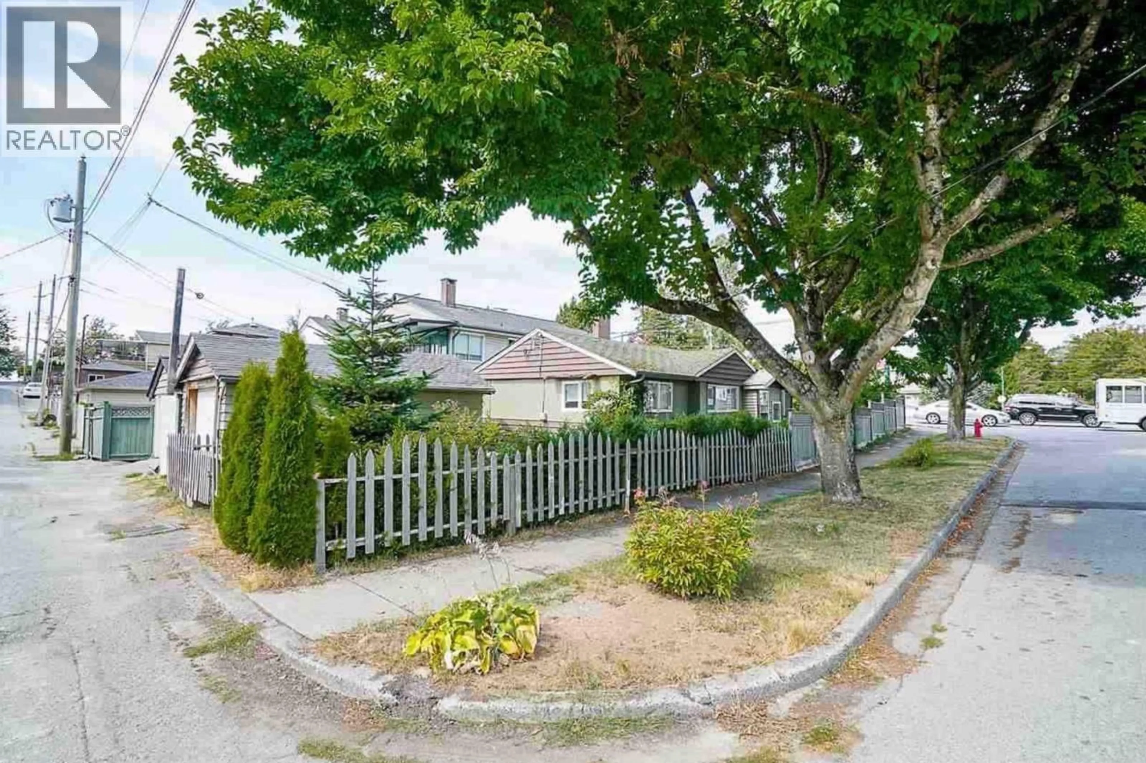 Patio, street for 5715 CULLODEN STREET, Vancouver British Columbia V5W3S1