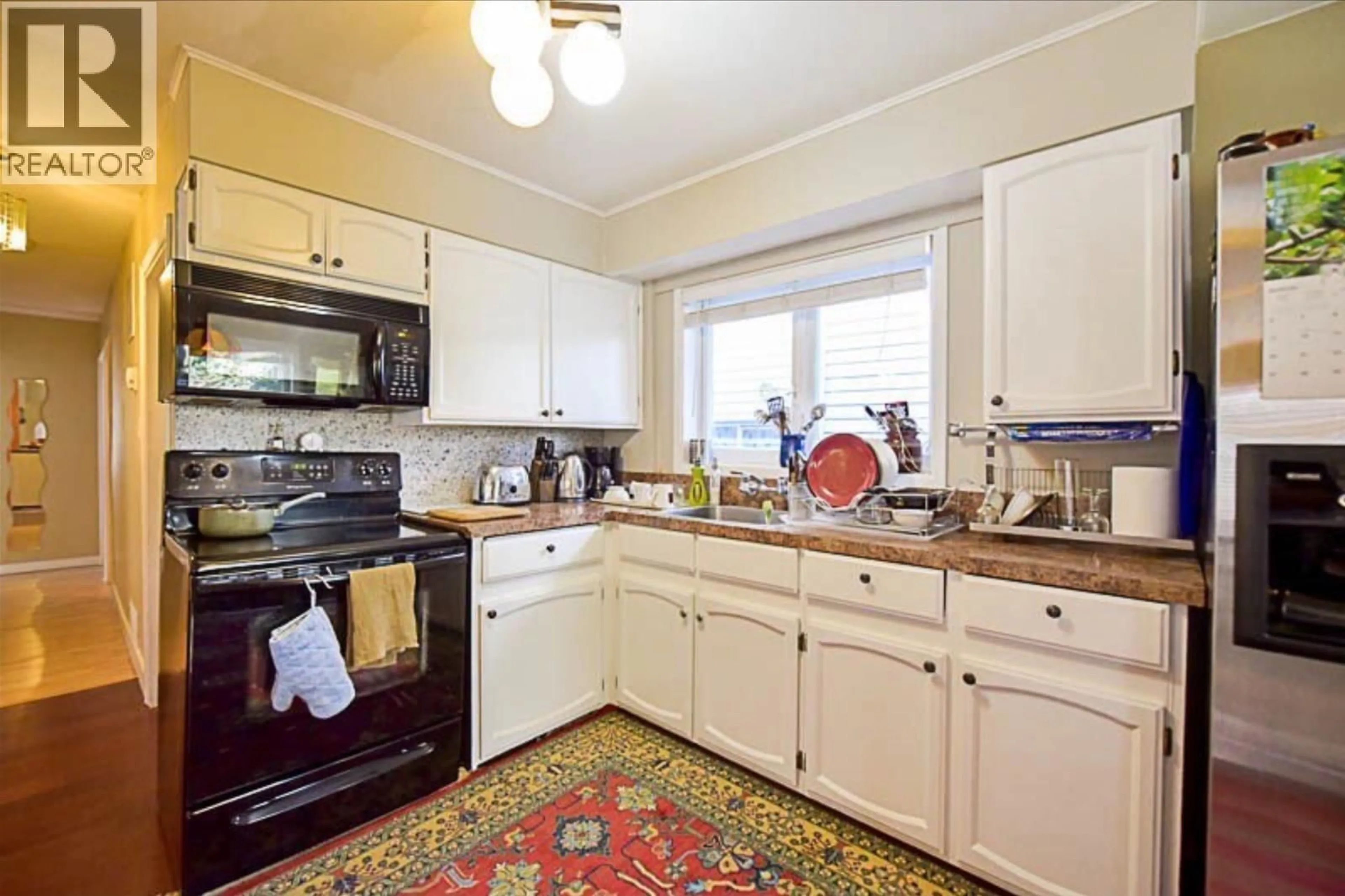 Standard kitchen, unknown for 5715 CULLODEN STREET, Vancouver British Columbia V5W3S1