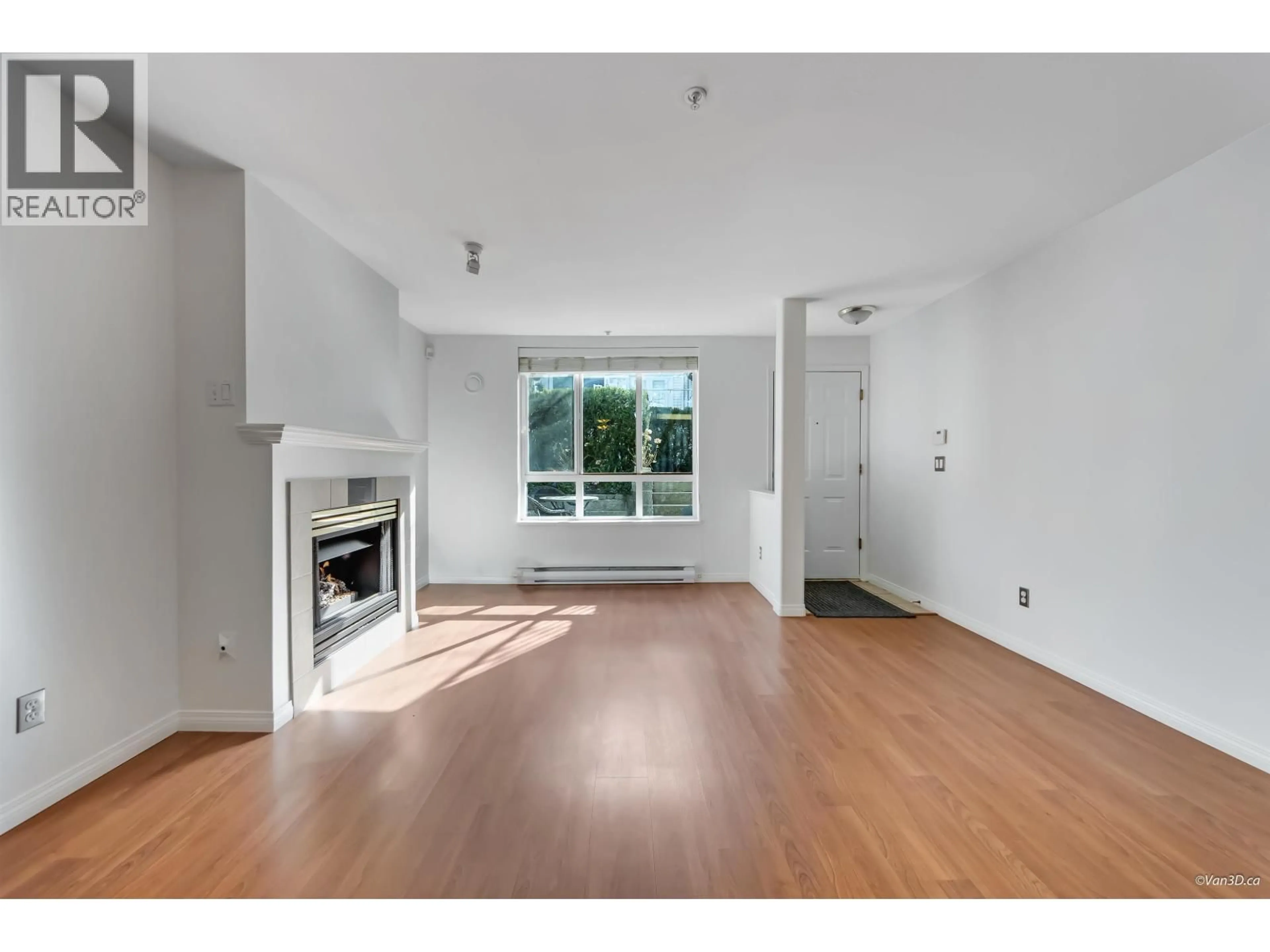 A pic of a room for 127 - 6588 SOUTHOAKS CRESCENT, Burnaby British Columbia V5E4K1