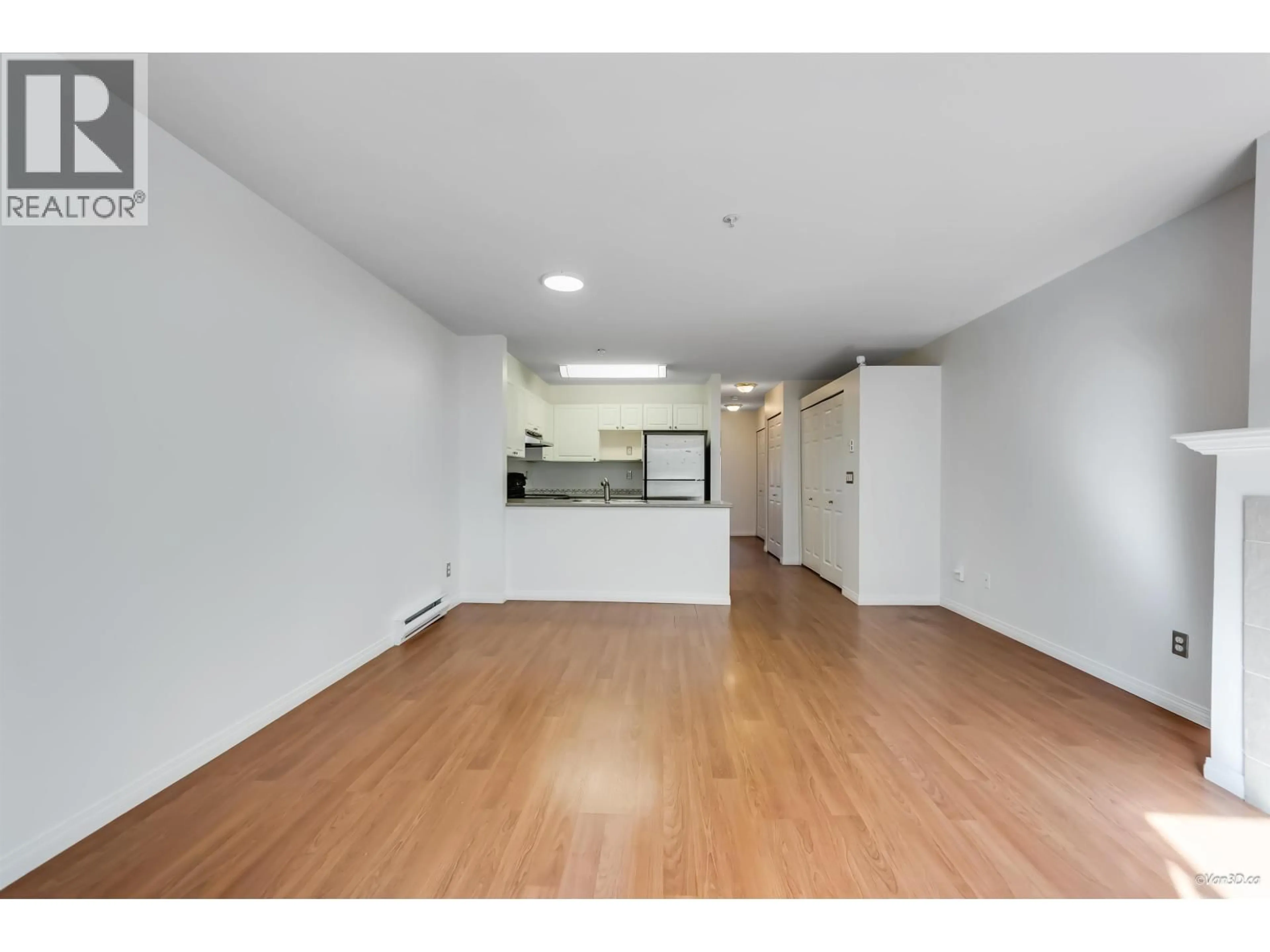 A pic of a room for 127 - 6588 SOUTHOAKS CRESCENT, Burnaby British Columbia V5E4K1