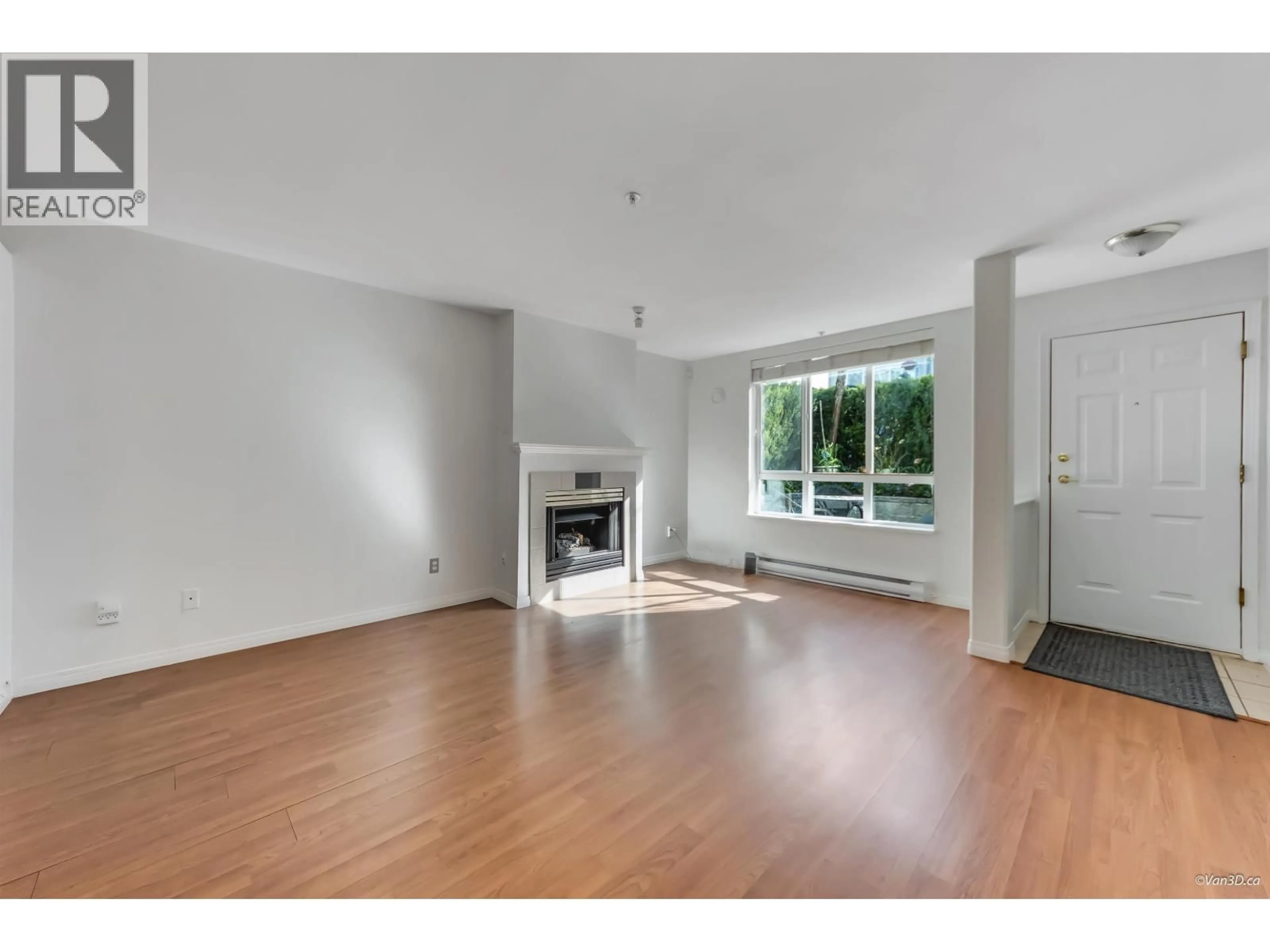 A pic of a room for 127 - 6588 SOUTHOAKS CRESCENT, Burnaby British Columbia V5E4K1