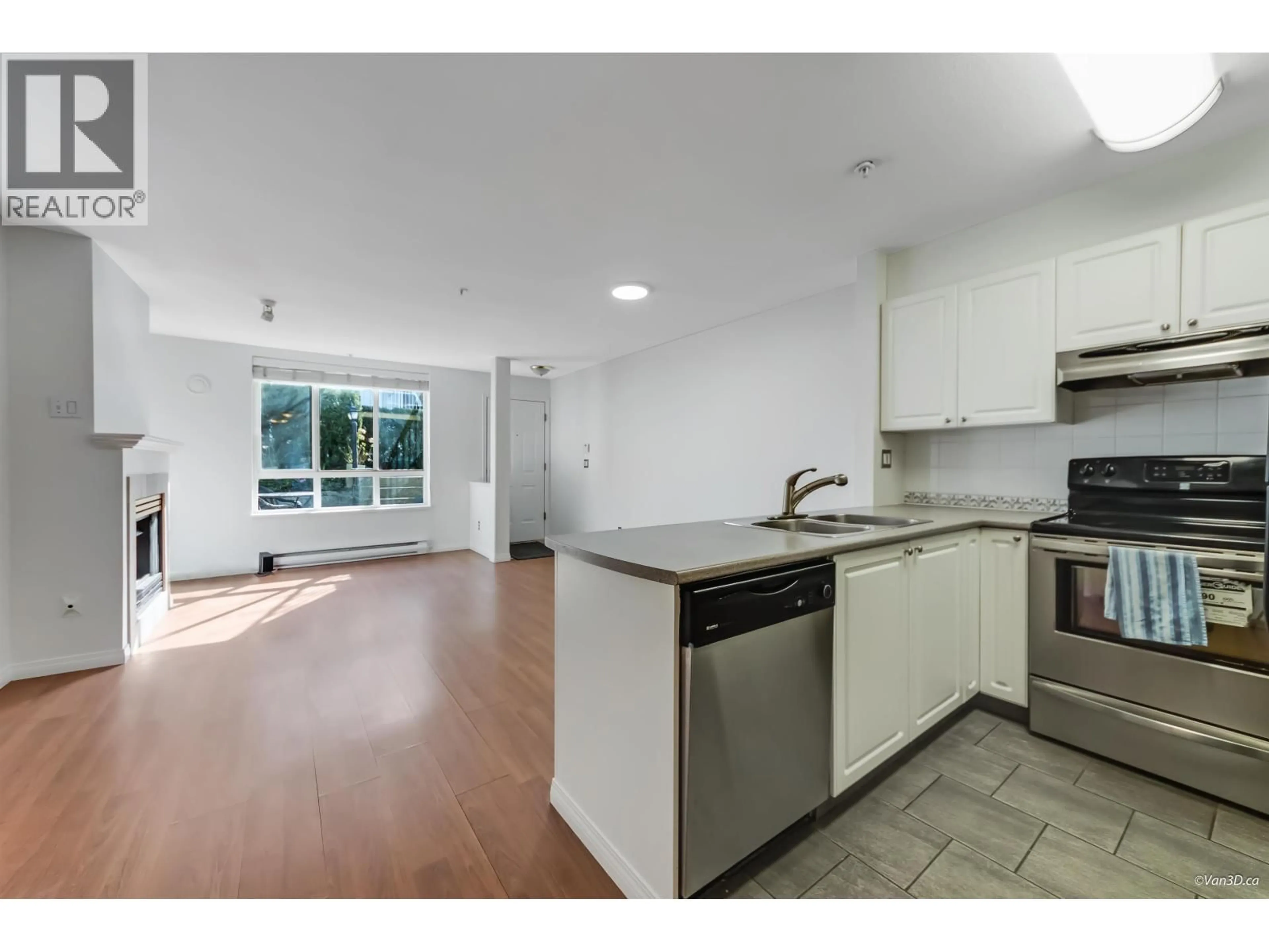 Standard kitchen, unknown for 127 - 6588 SOUTHOAKS CRESCENT, Burnaby British Columbia V5E4K1