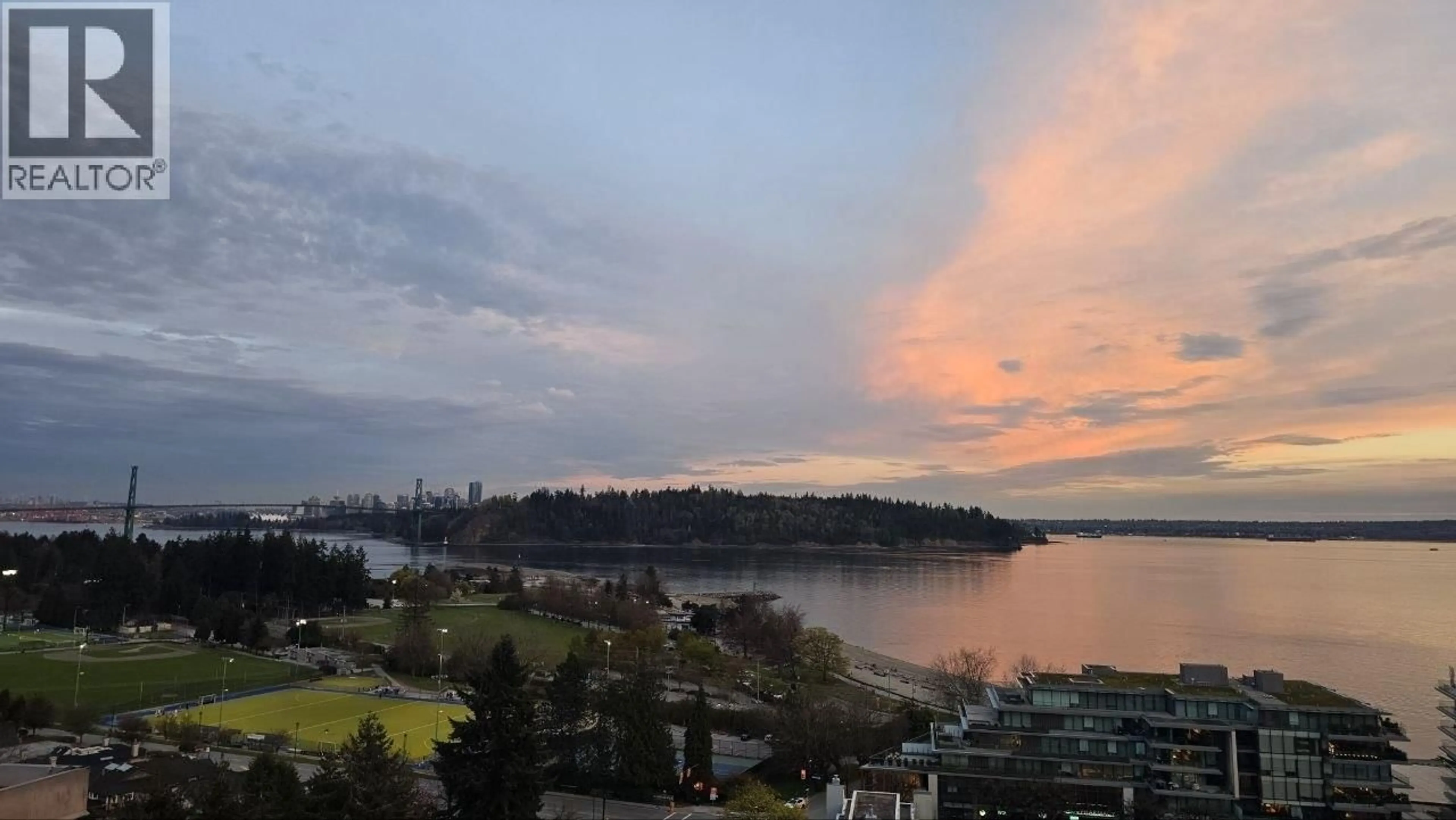 Blurry image for 1101 - 555 13 STREET, West Vancouver British Columbia V7T2N8