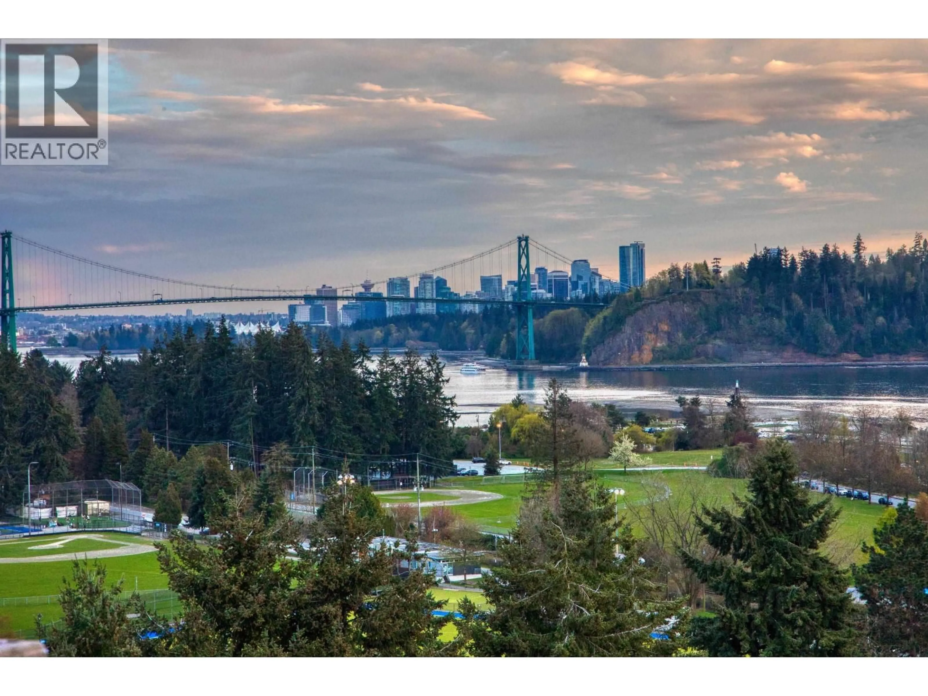 Unknown for 1101 - 555 13 STREET, West Vancouver British Columbia V7T2N8