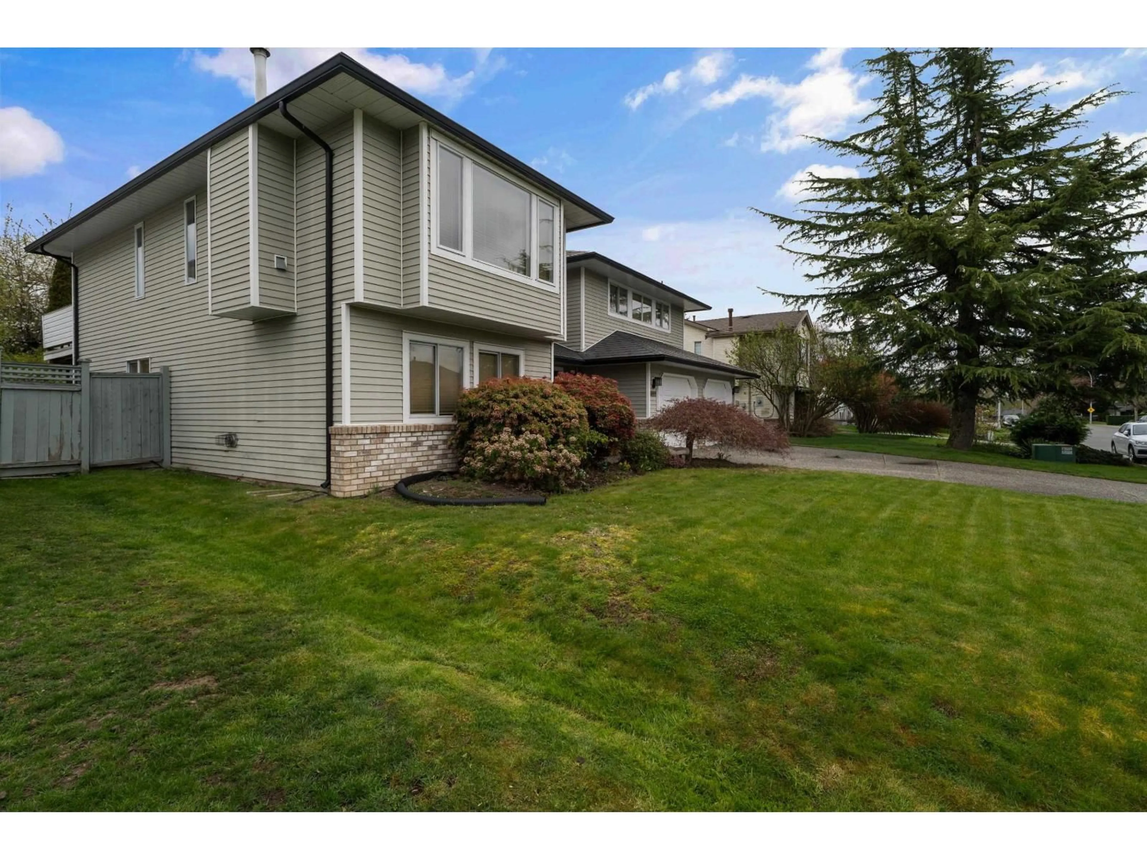 A pic from outside/outdoor area/front of a property/back of a property/a pic from drone, street for 16109 80A AVENUE, Surrey British Columbia V4N0J8