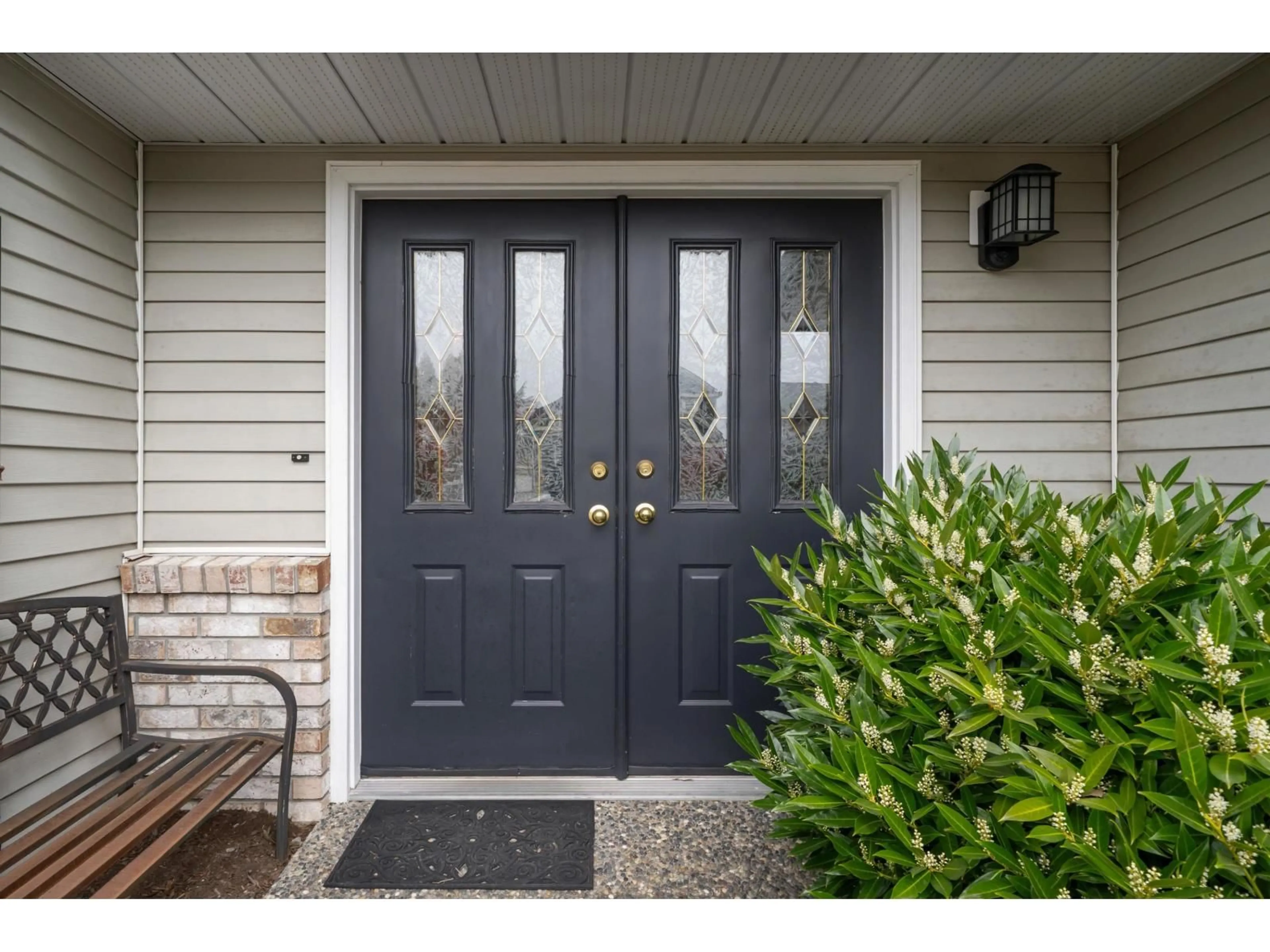 Indoor entryway for 16109 80A AVENUE, Surrey British Columbia V4N0J8