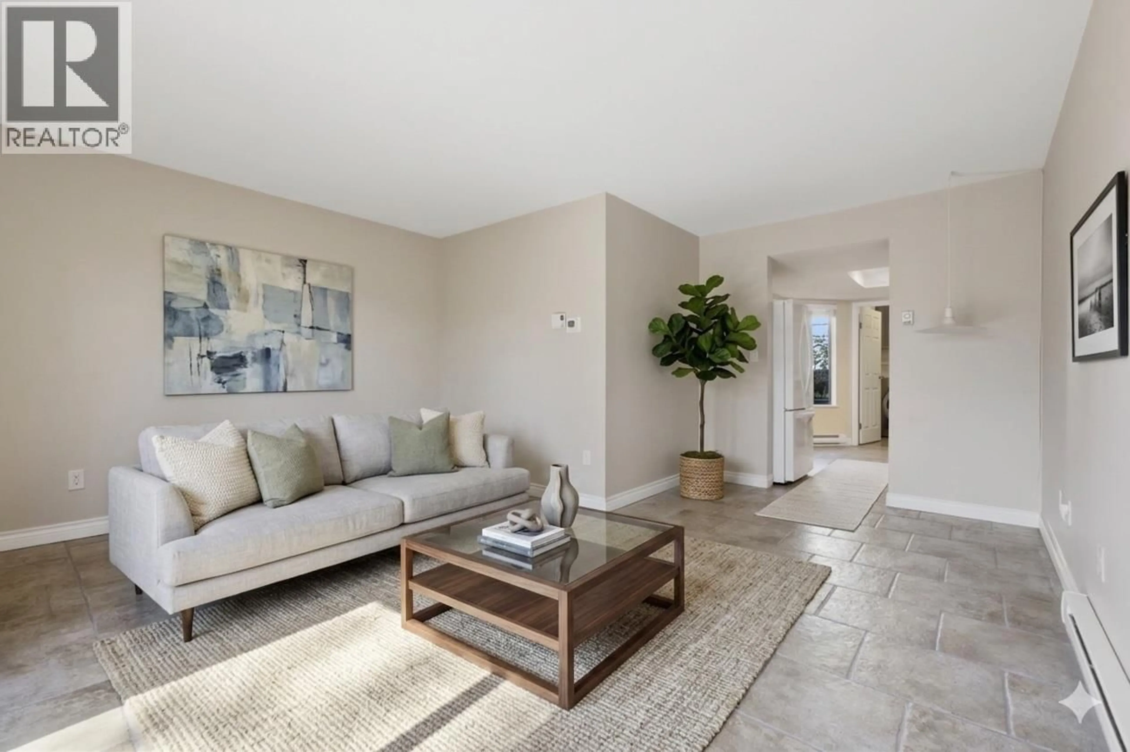 Living room with furniture, unknown for 253 19TH STREET, North Vancouver British Columbia V7L2Z1