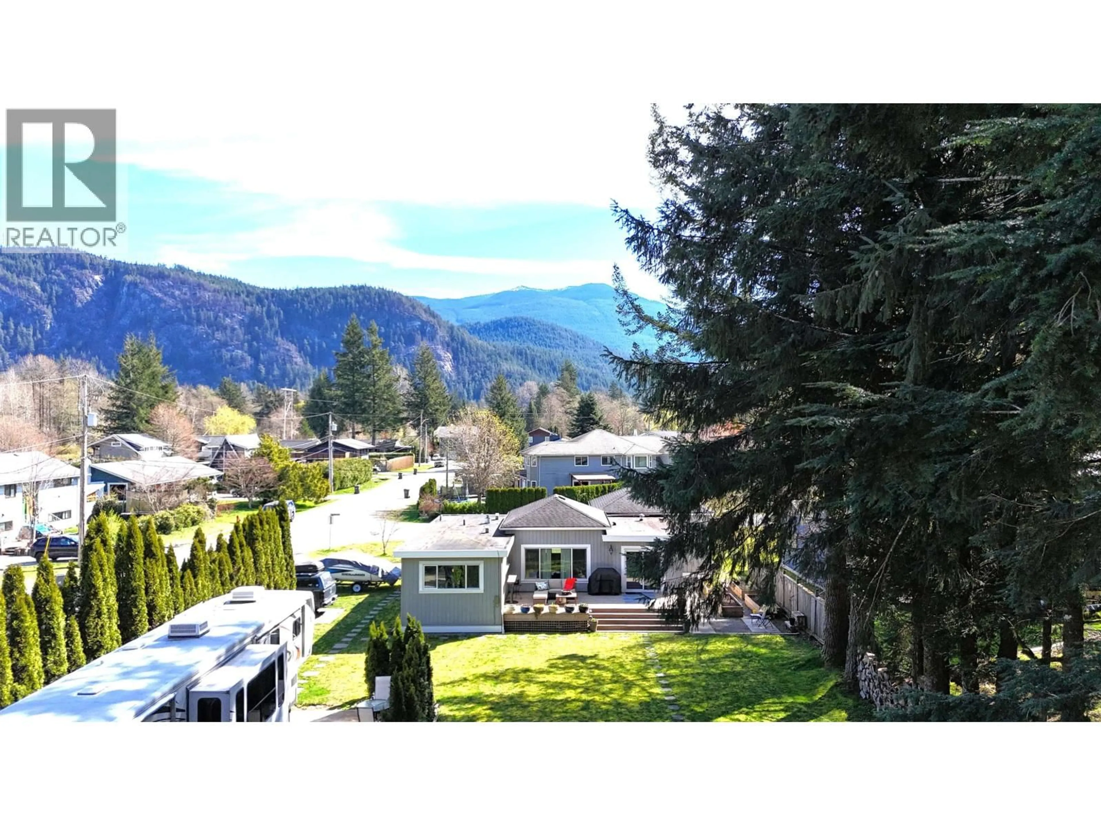 A pic from outside/outdoor area/front of a property/back of a property/a pic from drone, mountain view for 1110 LARAMEE ROAD, Squamish British Columbia V0N1H0