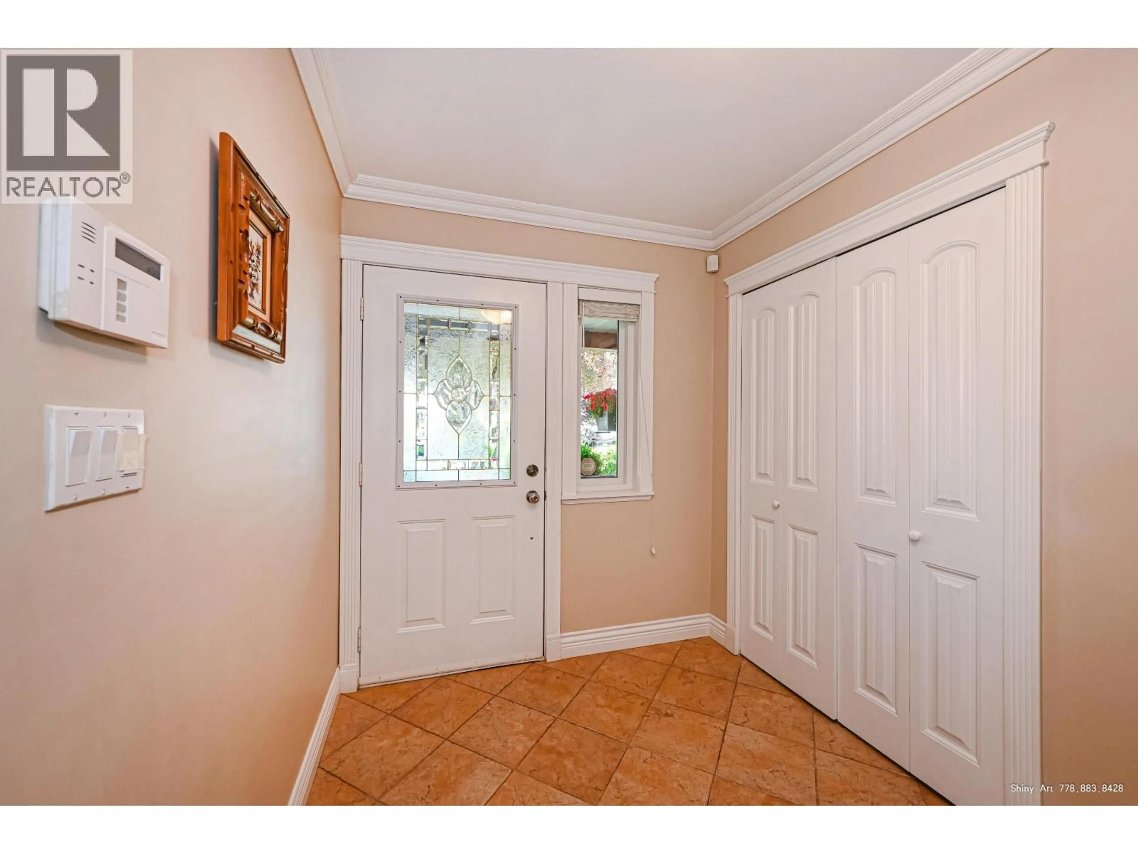 Indoor entryway for 2845 MCCOOMB DRIVE, Coquitlam British Columbia V3B6L2