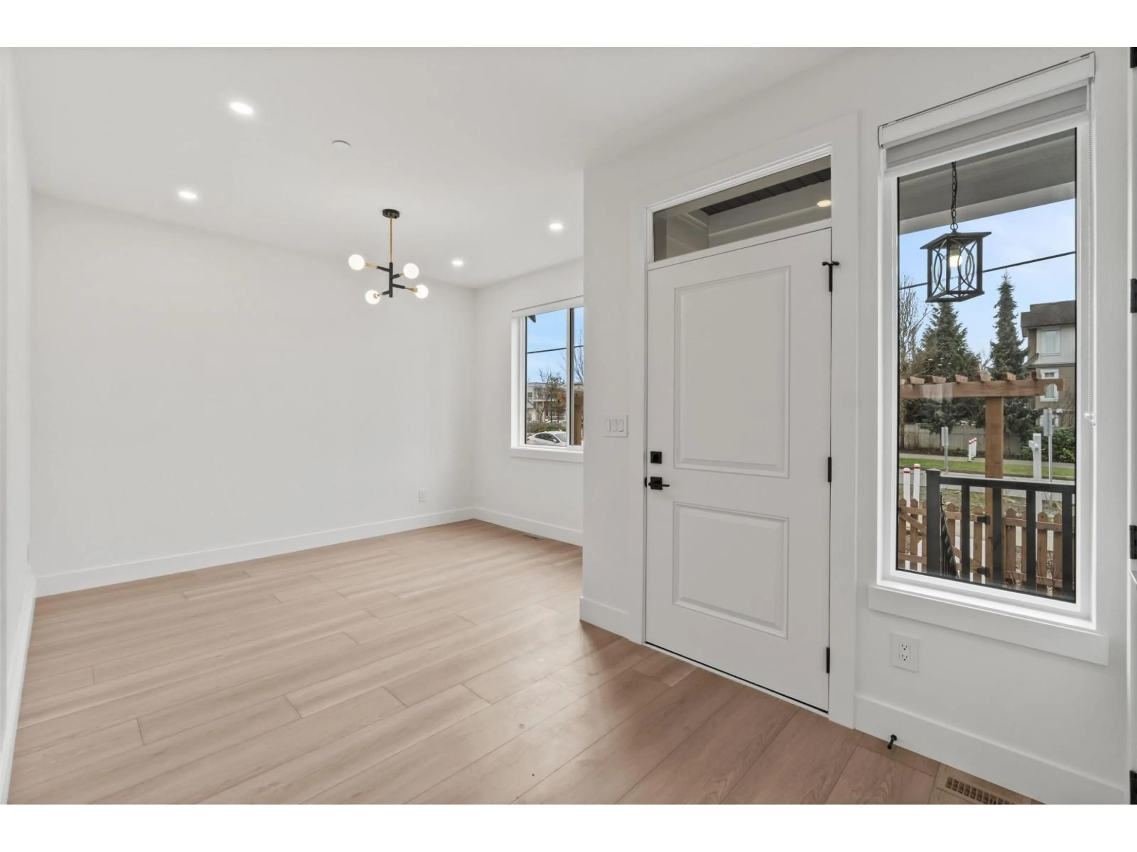Indoor entryway for 20997 83 AVENUE, Langley British Columbia V2Y4K4