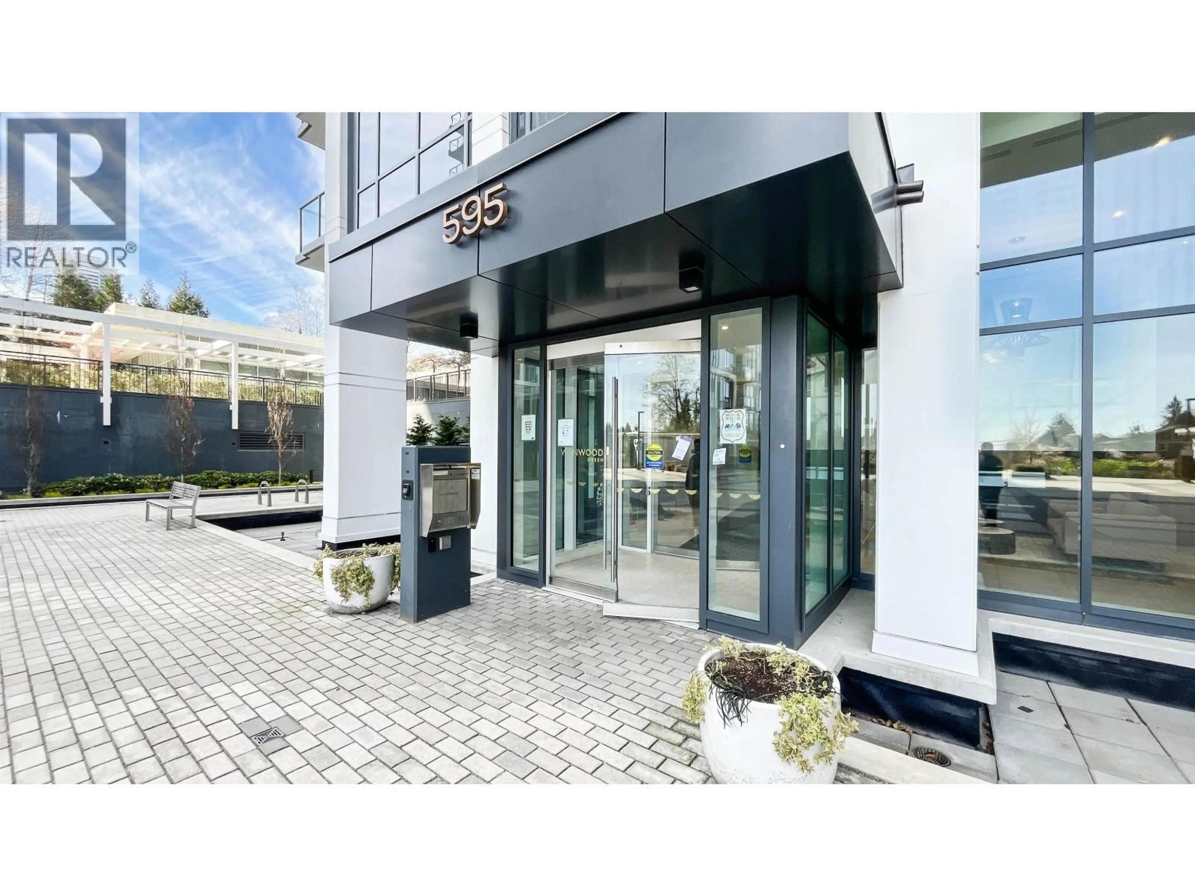 Indoor foyer for 703 - 595 AUSTIN AVENUE, Coquitlam British Columbia V3K0G7