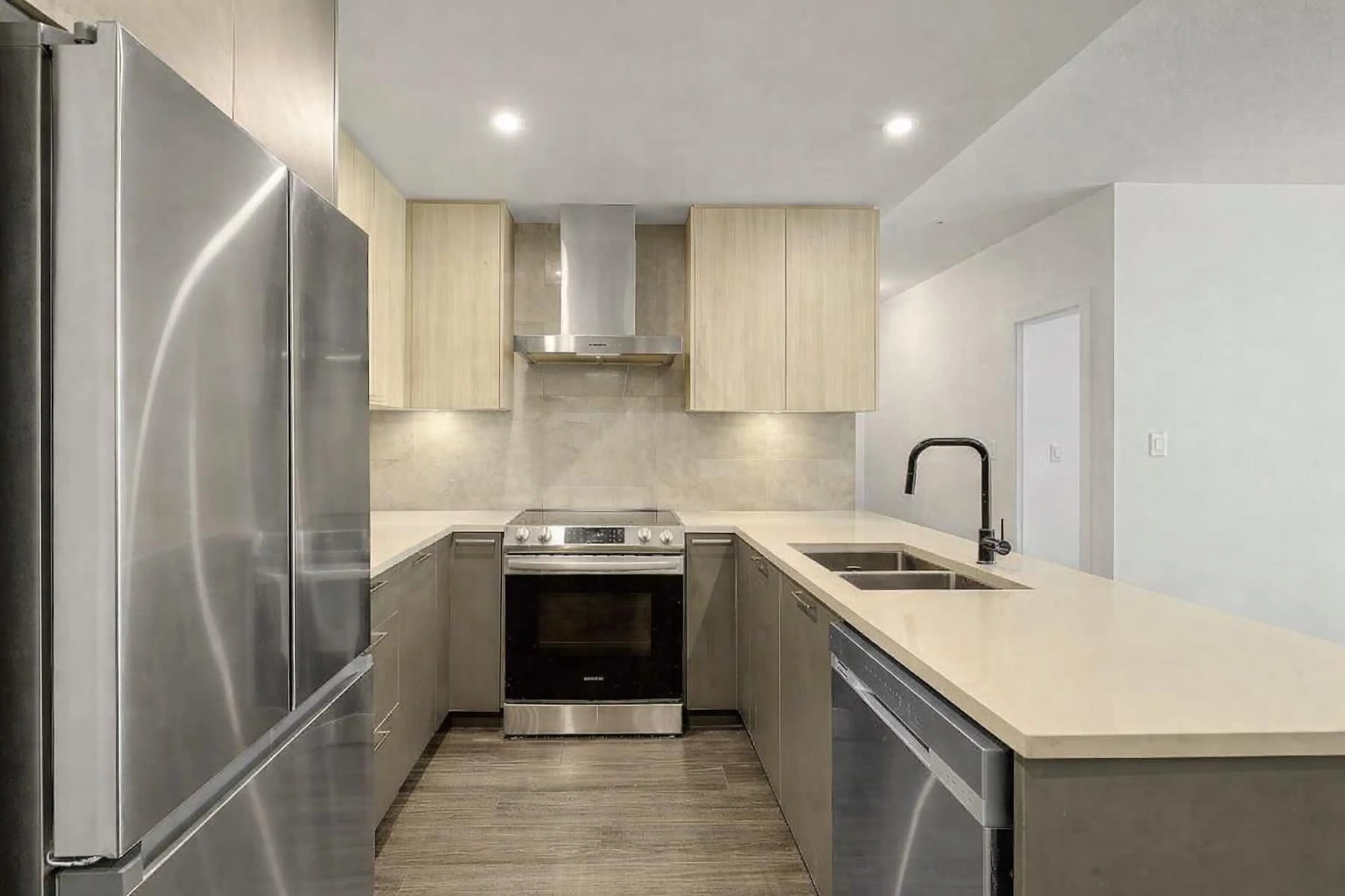 Standard kitchen, unknown for 309 - 31940 RAVEN AVENUE, Mission British Columbia V2V0L1