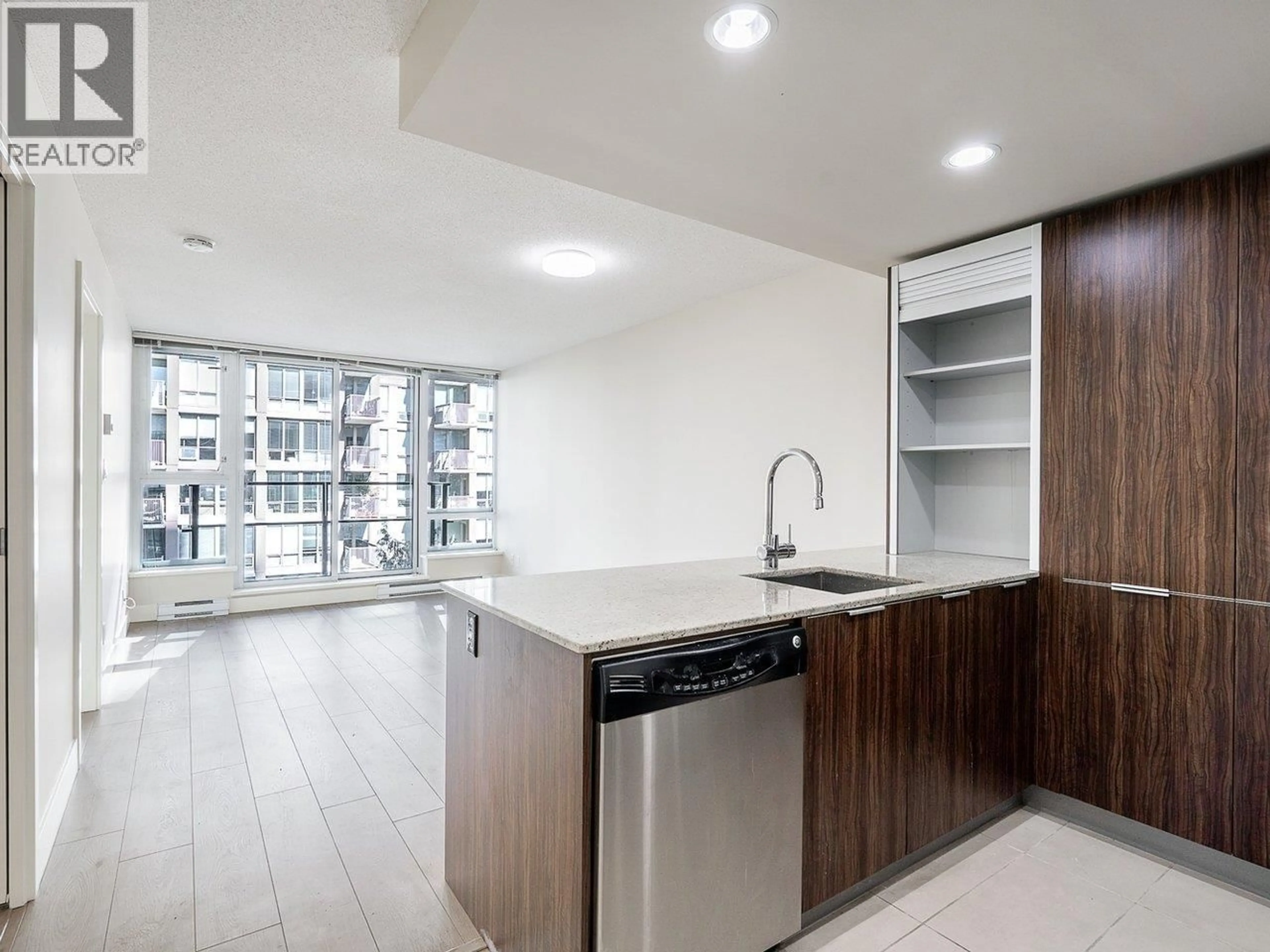 Standard kitchen, unknown for 807 - 1088 RICHARDS STREET, Vancouver British Columbia V6B0J8