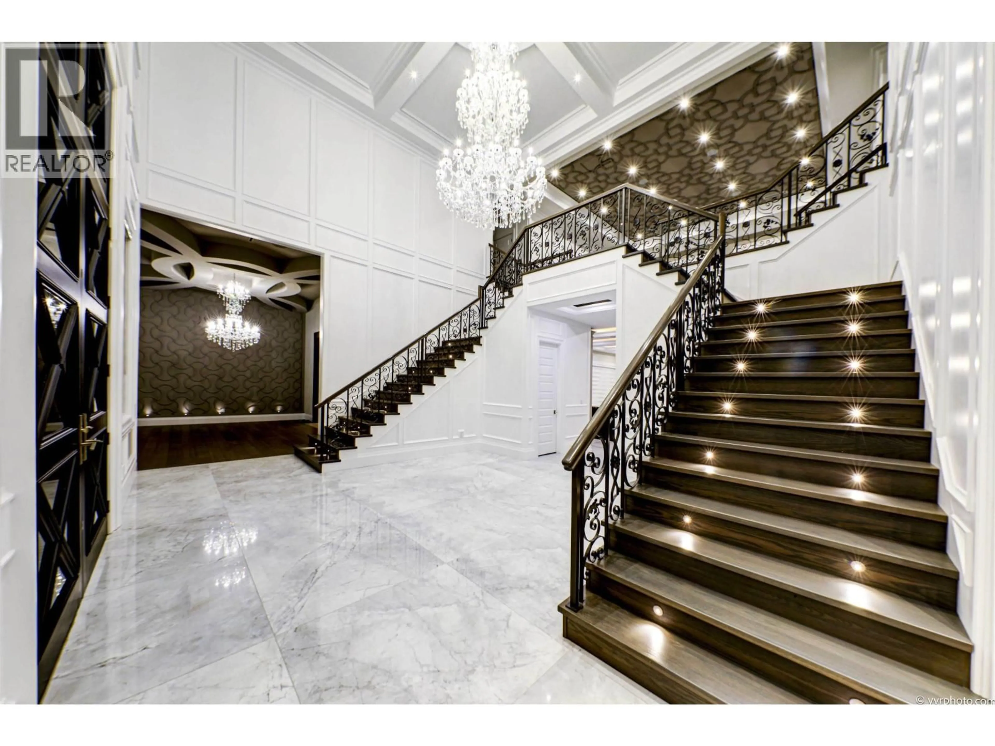 Indoor foyer for 6079 MONTEITH ROAD, Richmond British Columbia V7E2G6