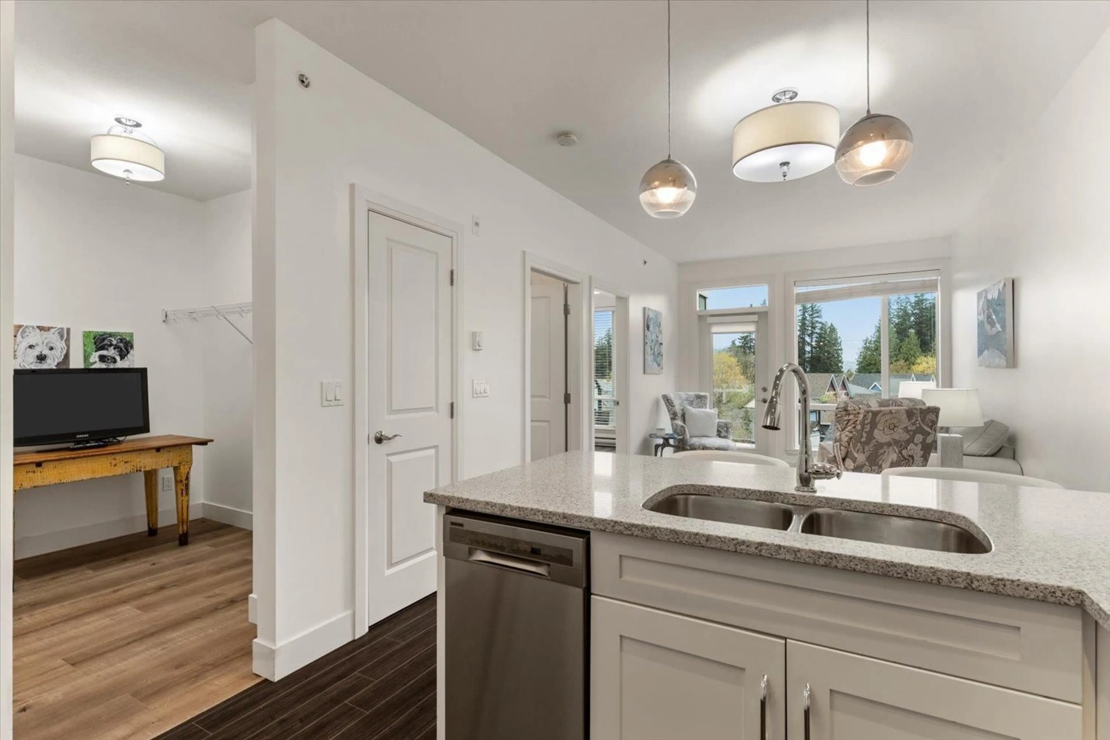 Open concept kitchen, ceramic/tile floor for 415 - 45389 CHEHALIS DRIVE, Chilliwack British Columbia V2R0T9
