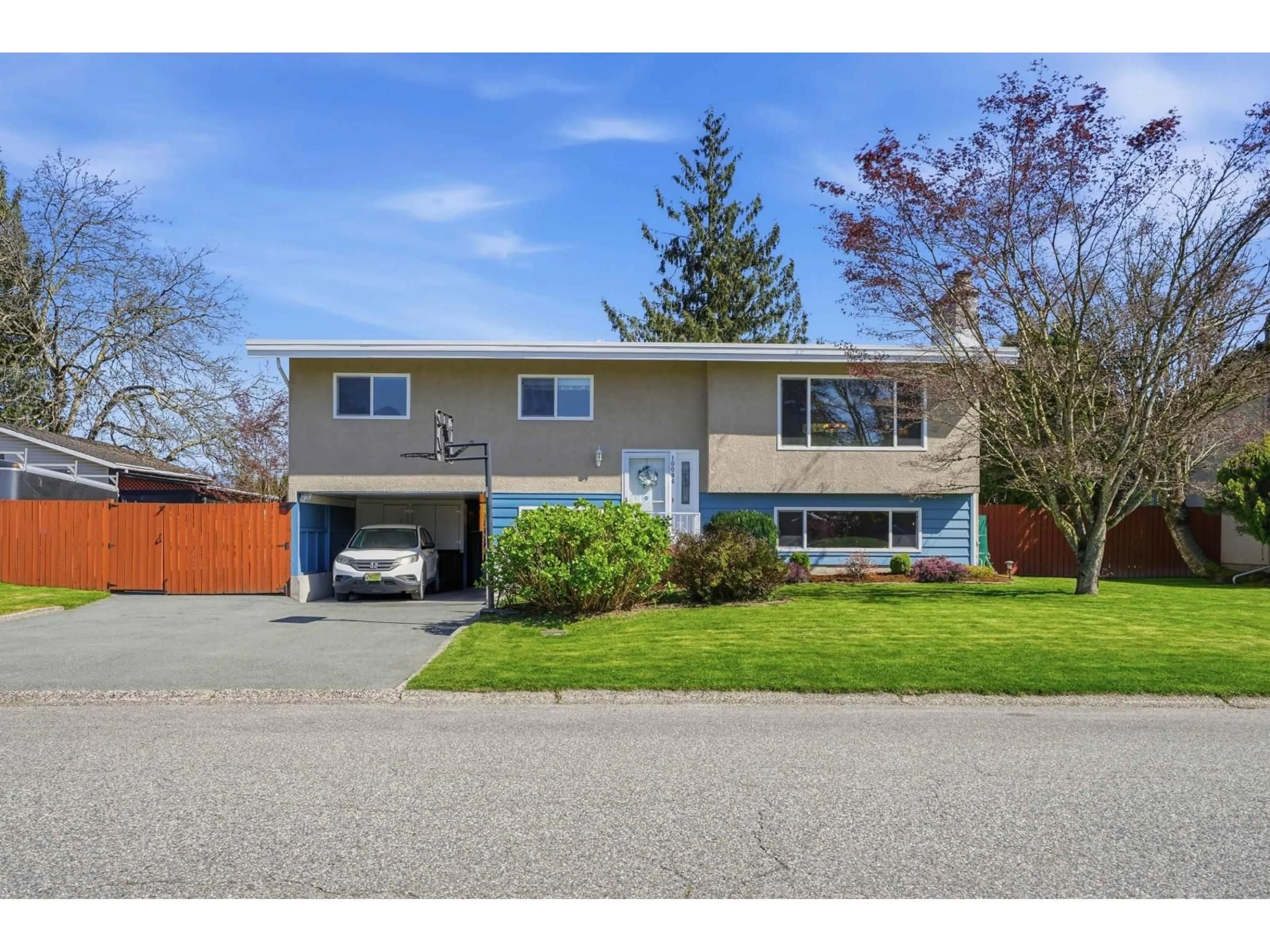 Home with vinyl exterior material, street for 10096 KILLARNEY DRIVE, Chilliwack British Columbia V2P5P8