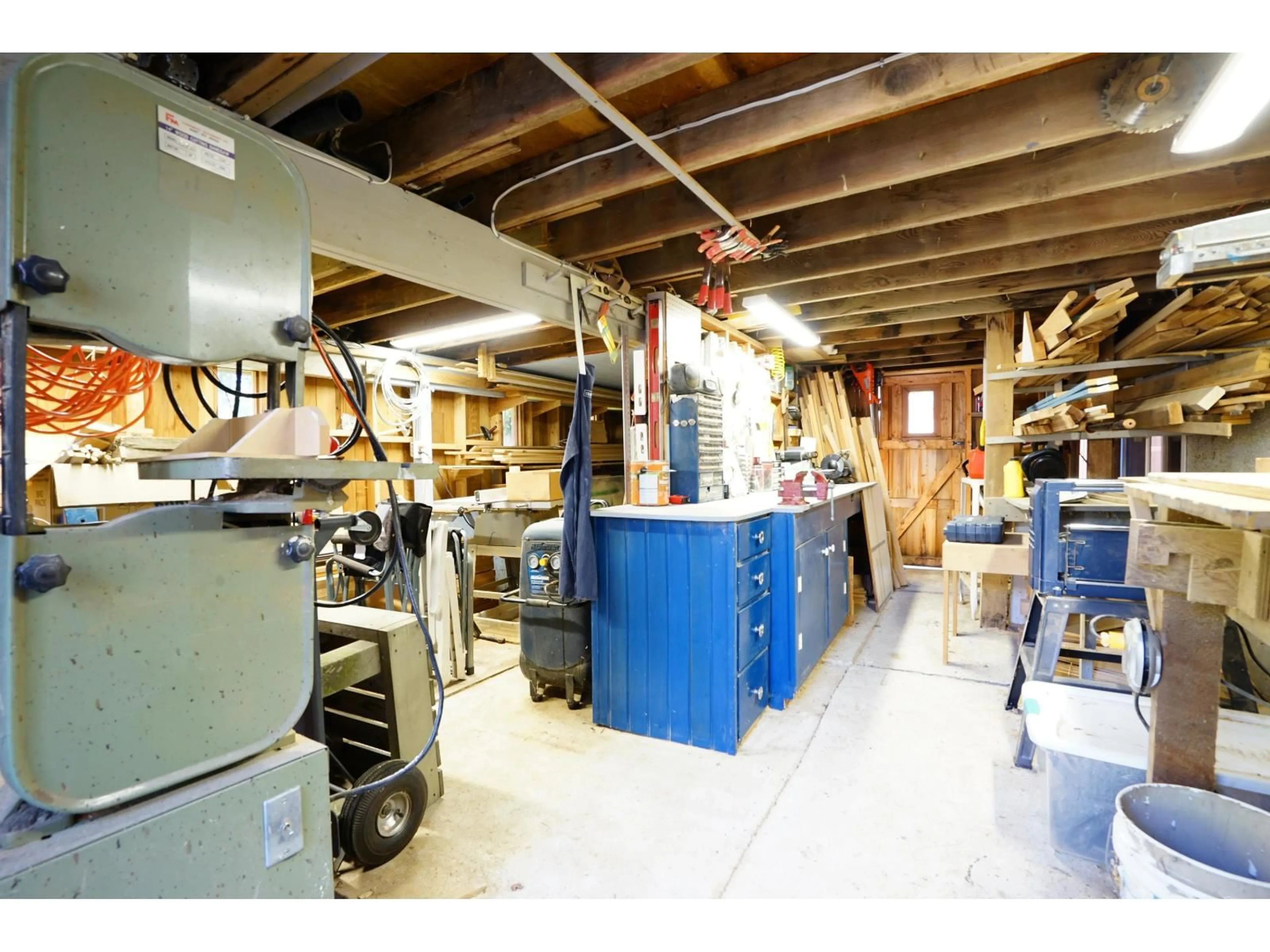 Kitchen with laundary machines, unknown for 10096 KILLARNEY DRIVE, Chilliwack British Columbia V2P5P8