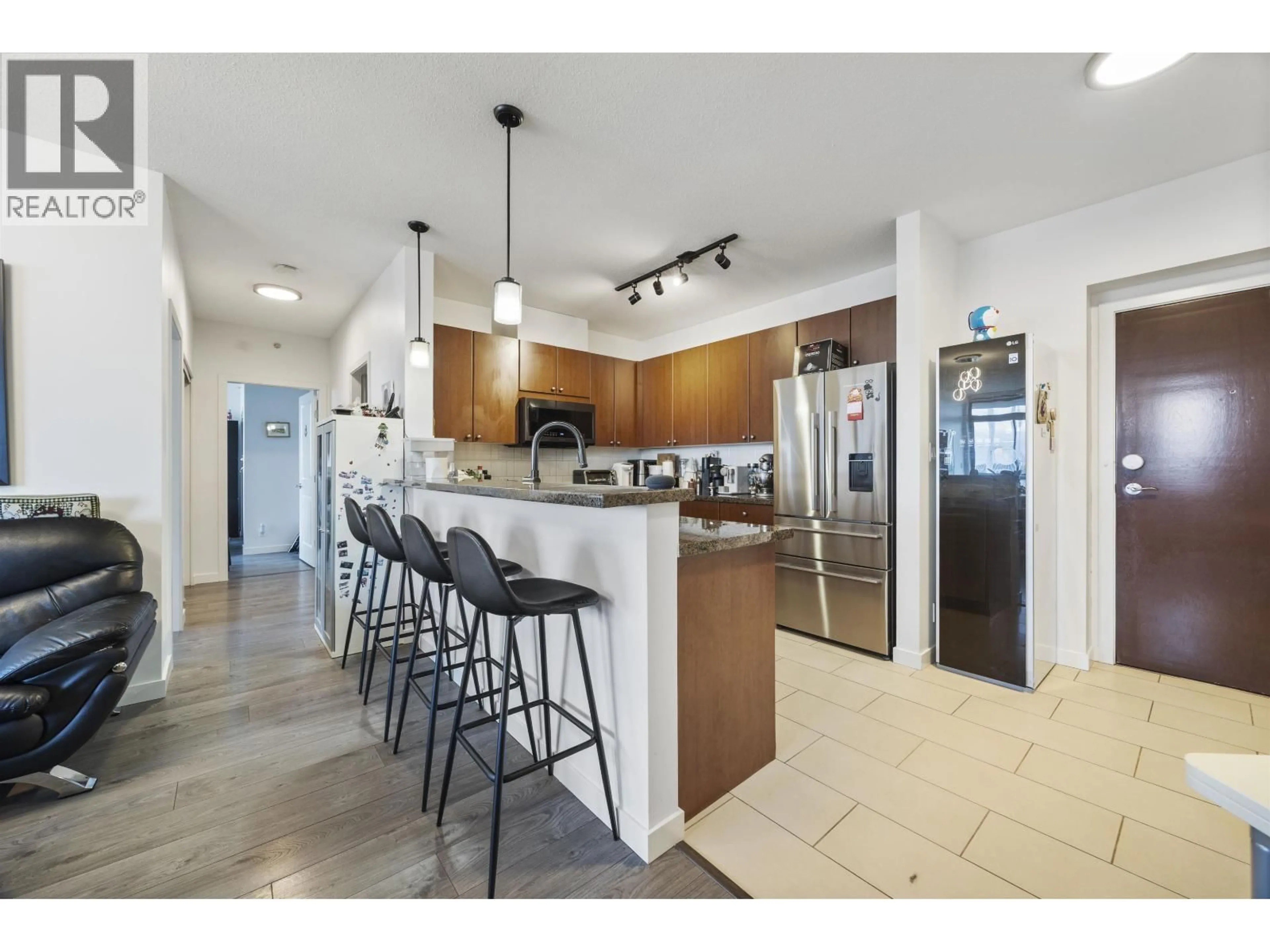 Open concept kitchen, ceramic/tile floor for 1703 - 15 ROYAL AVENUE, New Westminster British Columbia V3L0A9