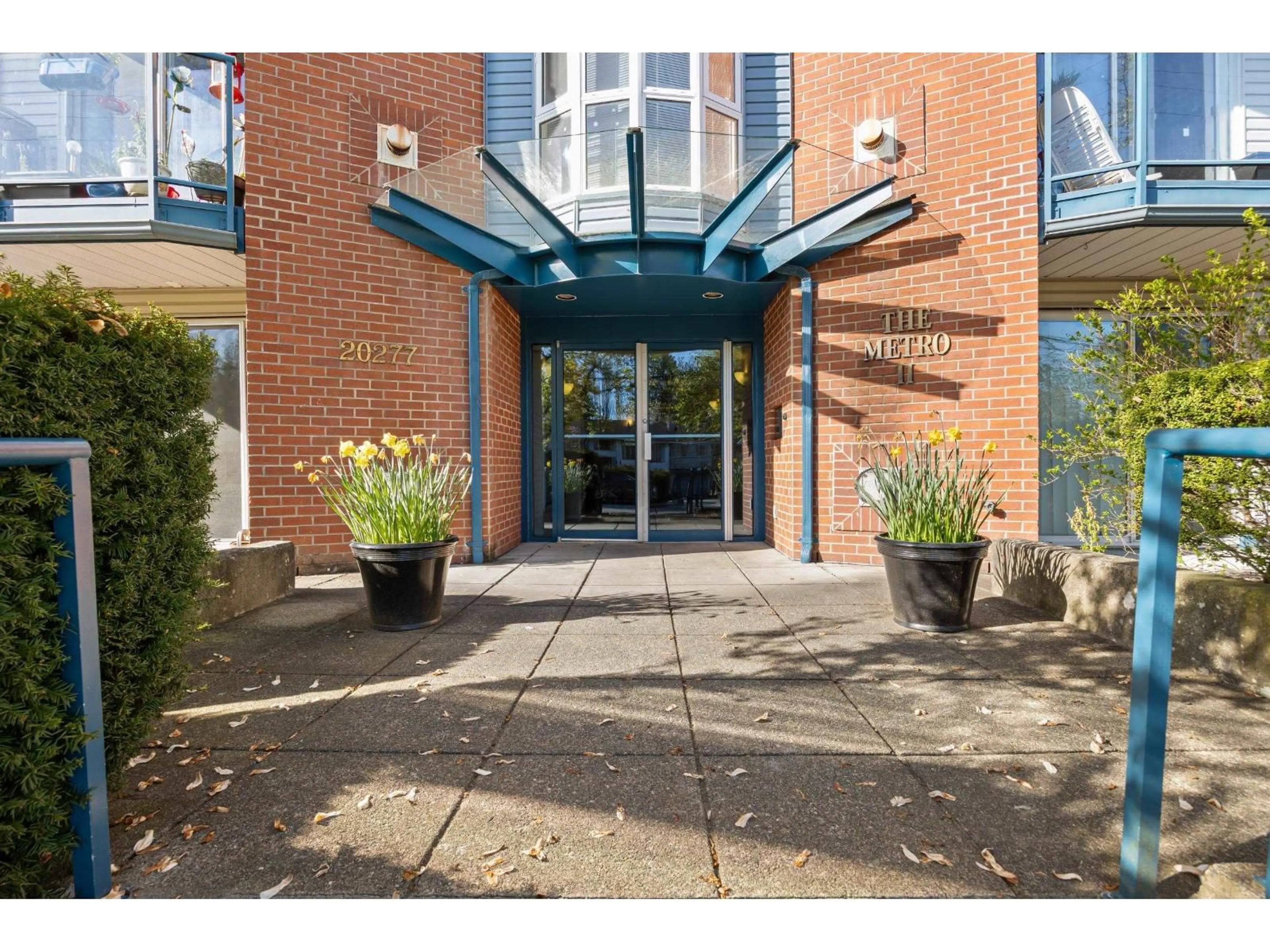 Indoor foyer for 202 - 20277 53 AVENUE, Langley British Columbia V3A3V2