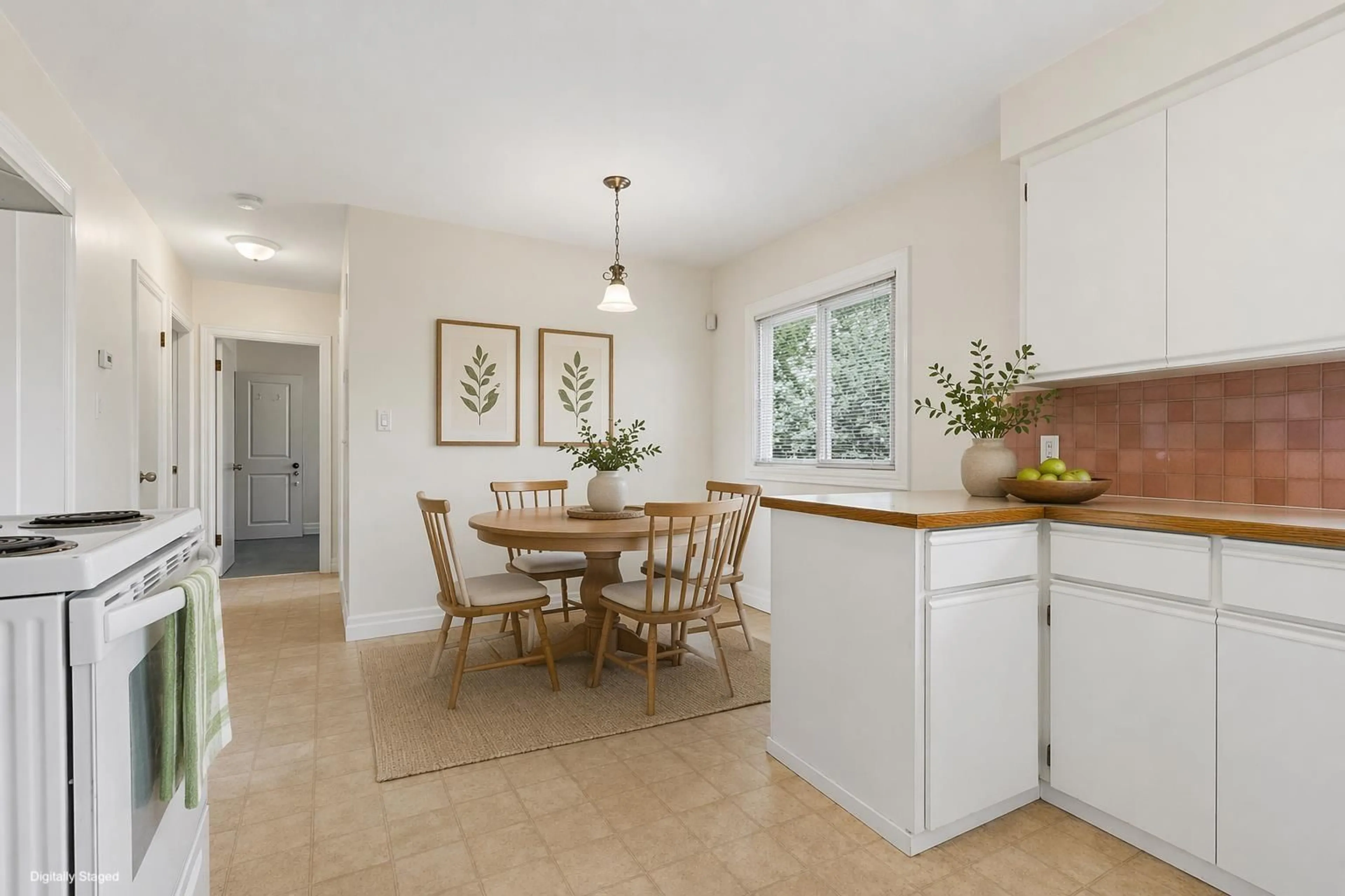 Open concept kitchen, unknown for 9144 HOLLY STREET, Chilliwack British Columbia V2P6A7