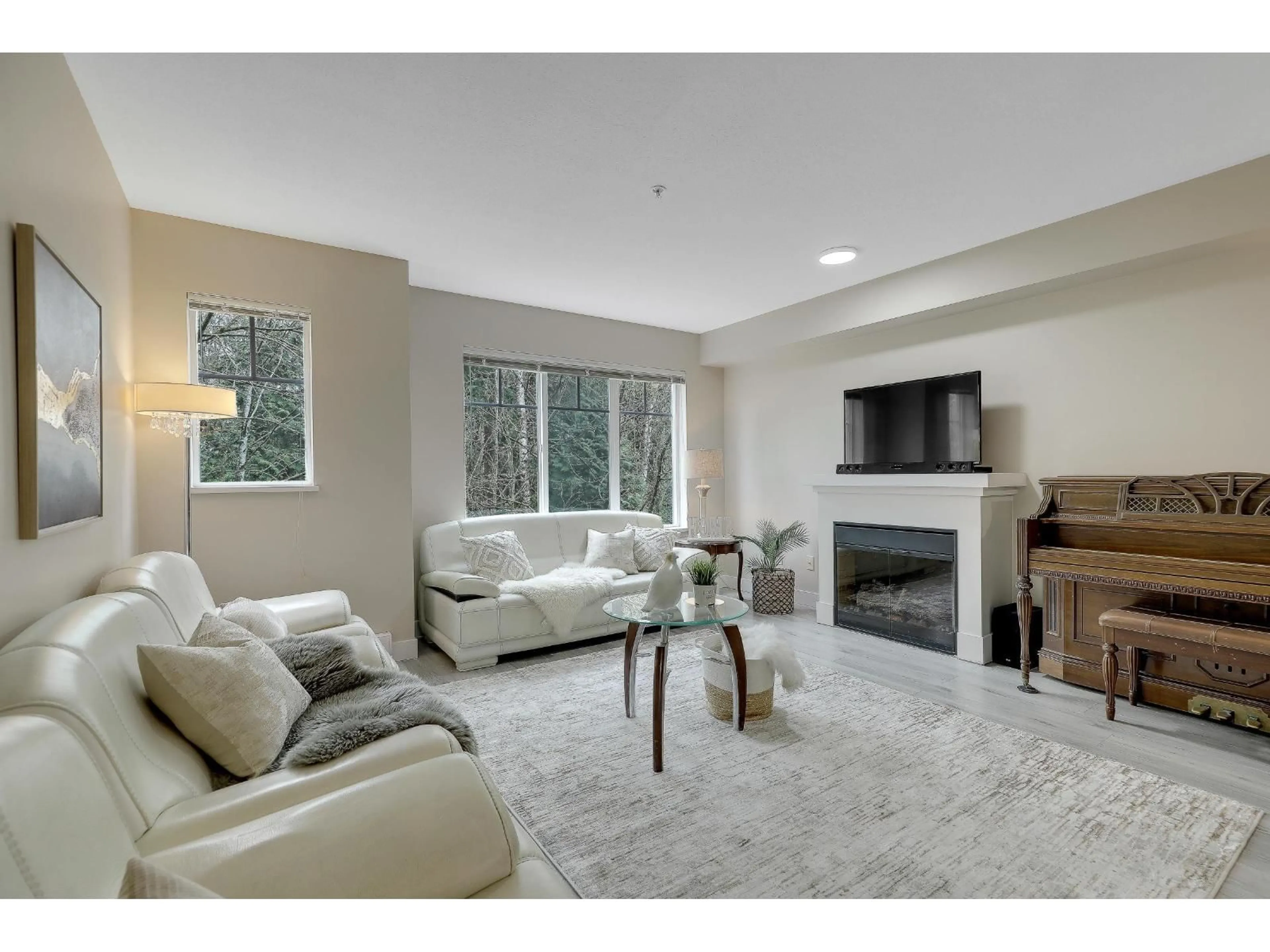 Living room with furniture, unknown for 34 - 20038 70 AVENUE, Langley British Columbia V2Y0B4