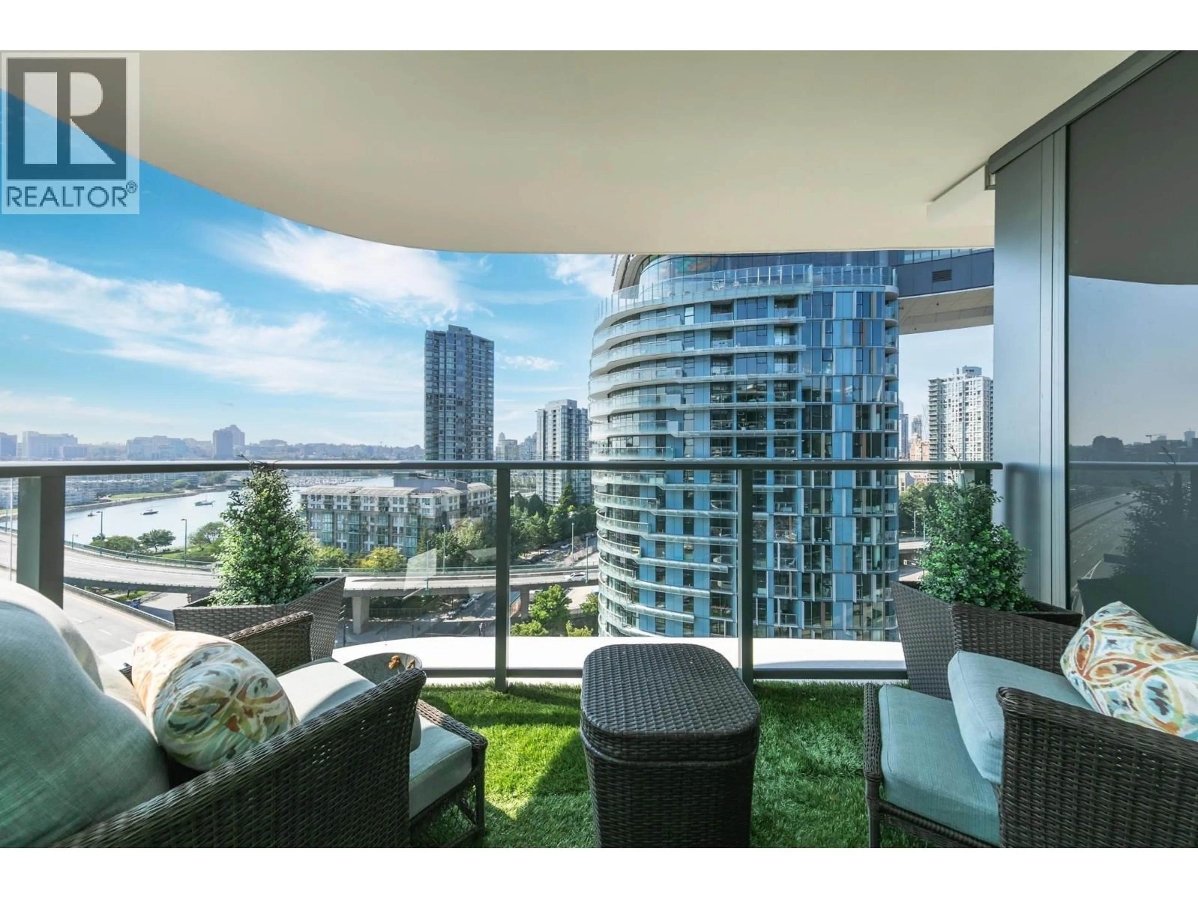 Patio, water/lake/river/ocean view for 1509 - 68 SMITHE STREET, Vancouver British Columbia V6B0P4