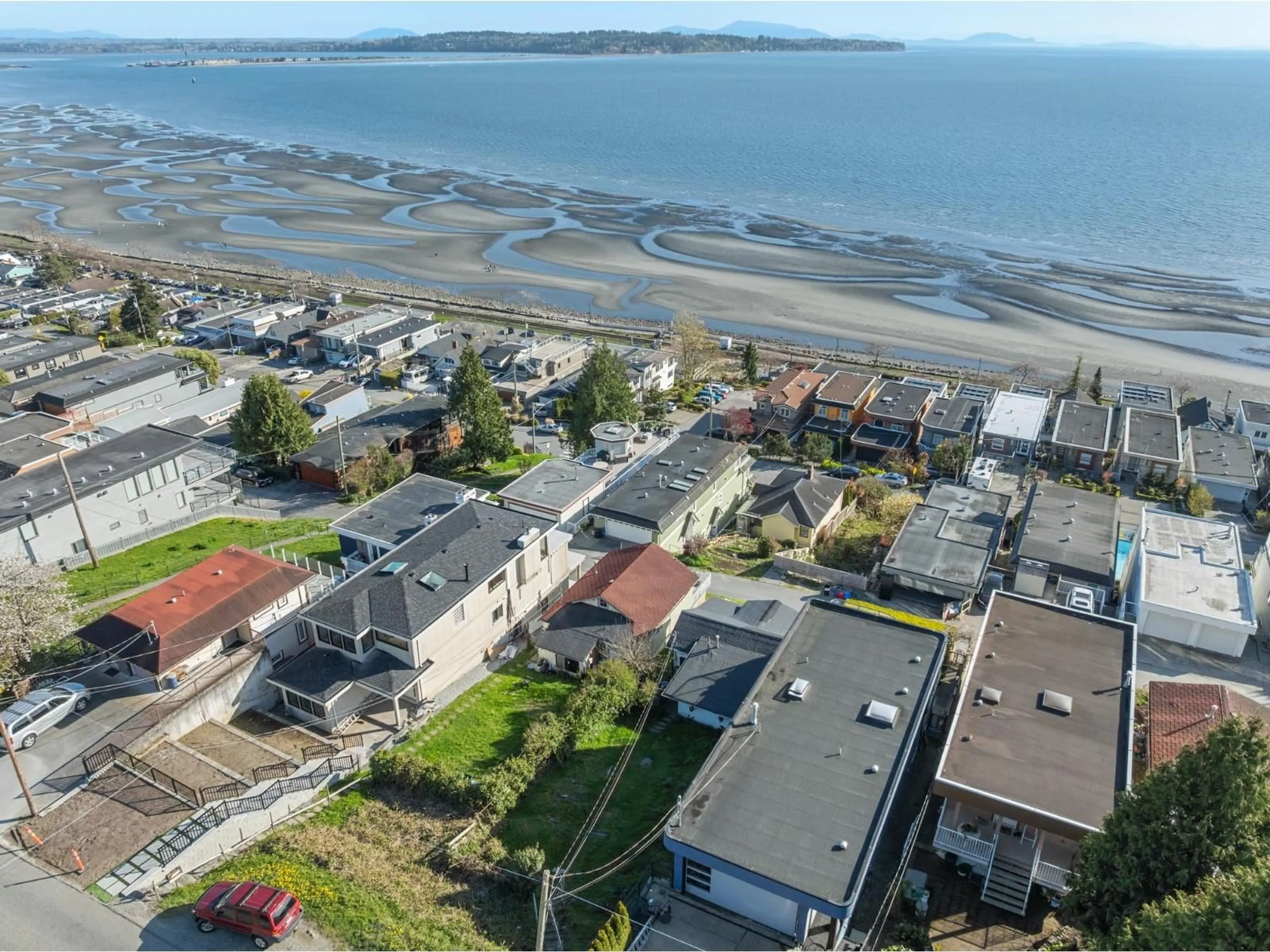 A pic from outside/outdoor area/front of a property/back of a property/a pic from drone, water/lake/river/ocean view for 15412 COLUMBIA AVENUE, White Rock British Columbia V4B1J9