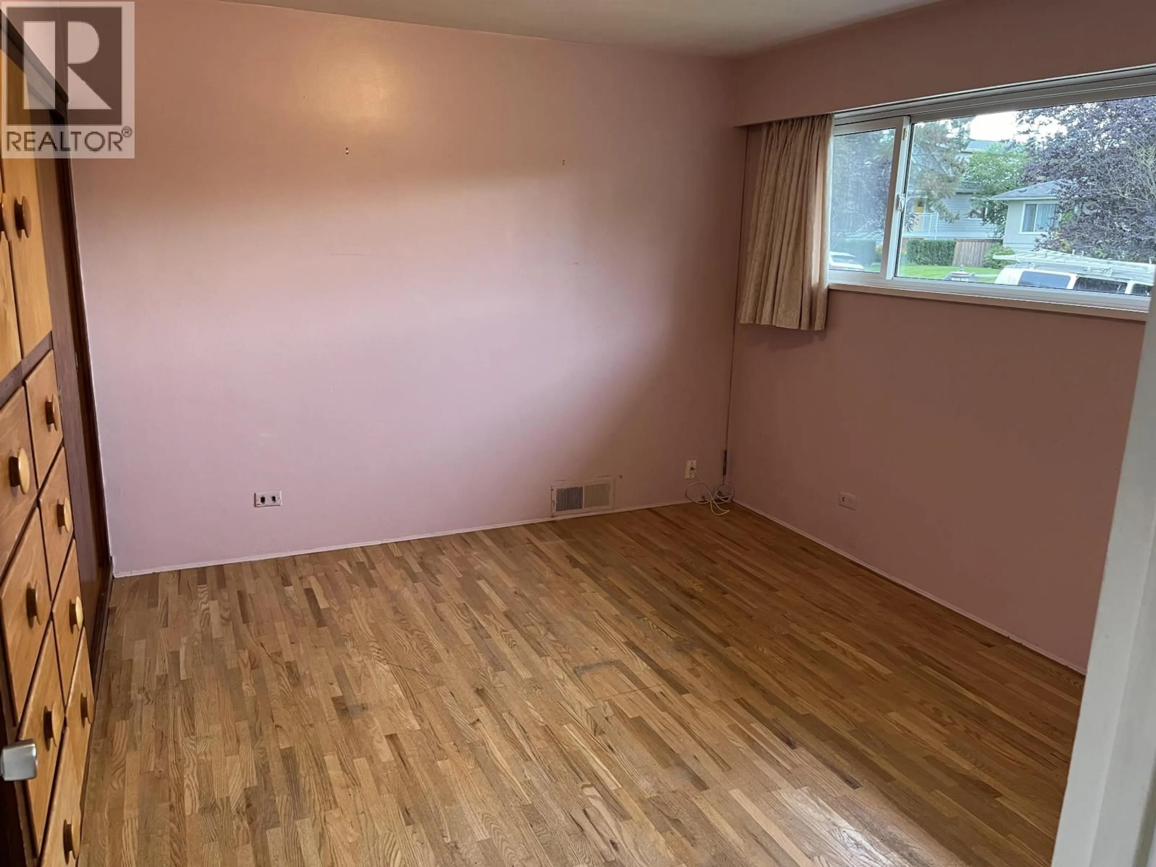 A pic of a room for 1419 30TH AVENUE, Vancouver British Columbia V5N3A1