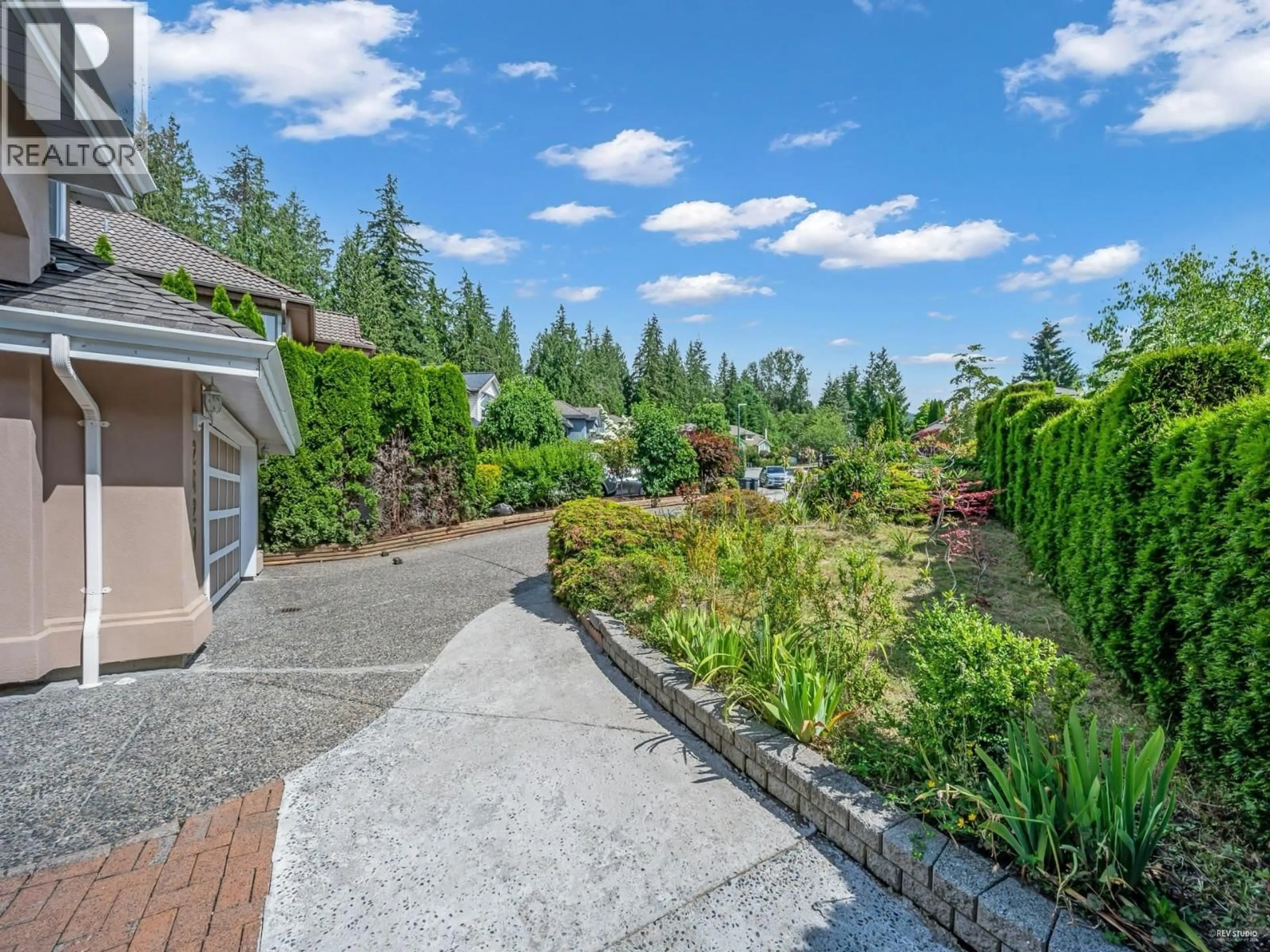 A pic from outside/outdoor area/front of a property/back of a property/a pic from drone, water/lake/river/ocean view for 2620 LIMESTONE PLACE, Coquitlam British Columbia V3E2V1