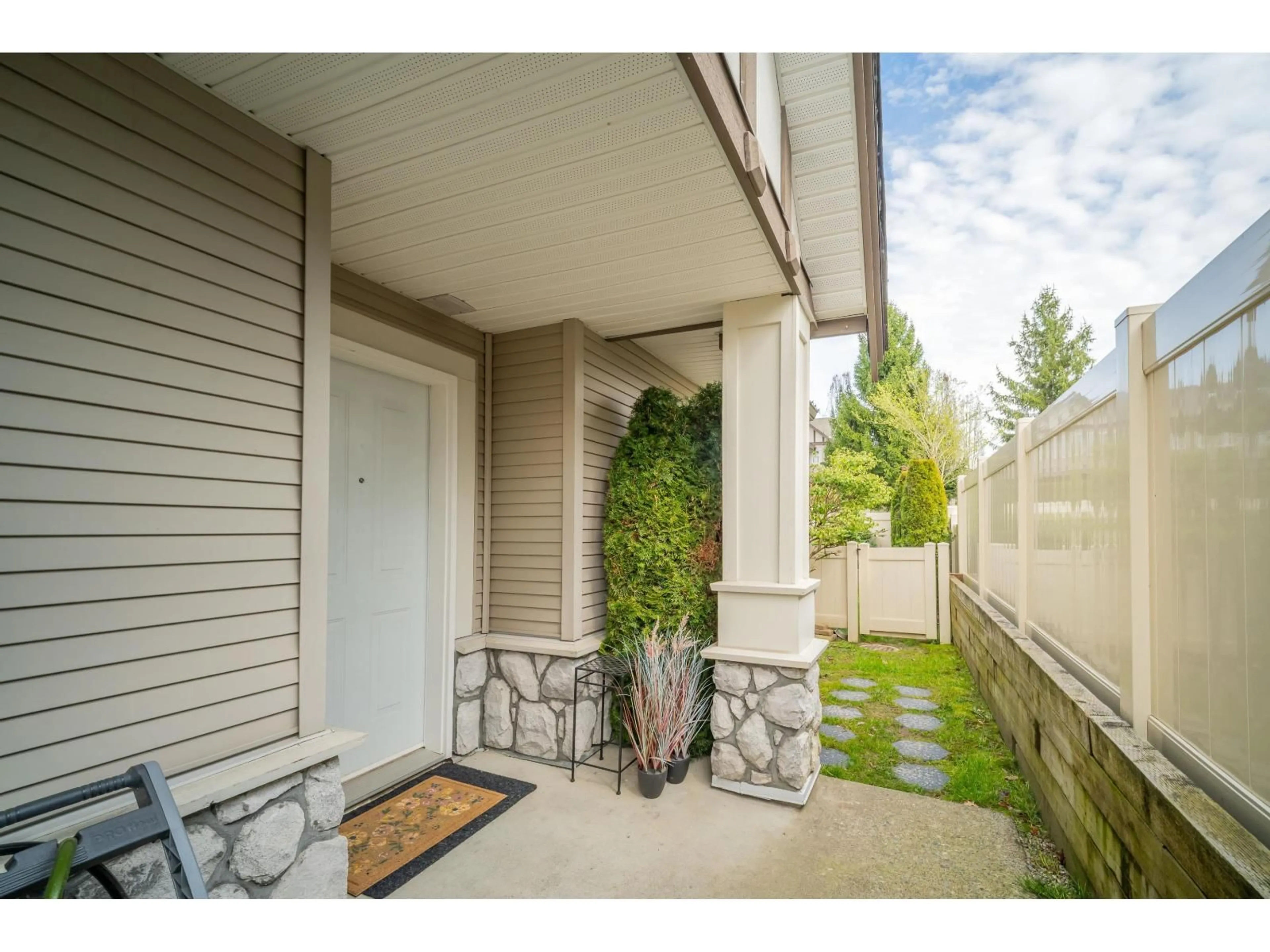 Patio, street for 59 - 18181 68 AVENUE, Surrey British Columbia V3S9J1