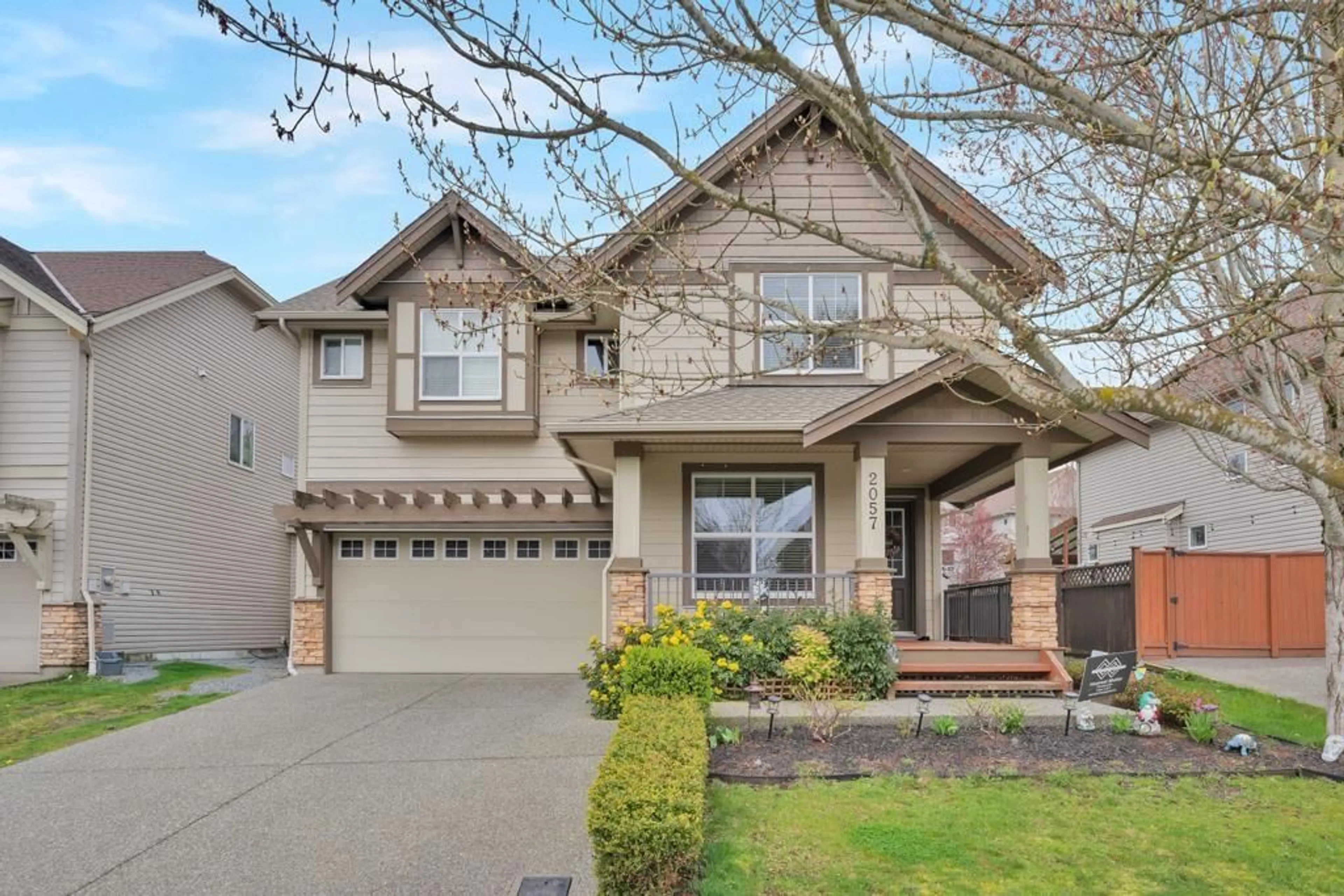 Home with vinyl exterior material, street for 2057 MERLOT BOULEVARD, Abbotsford British Columbia V4X0A6