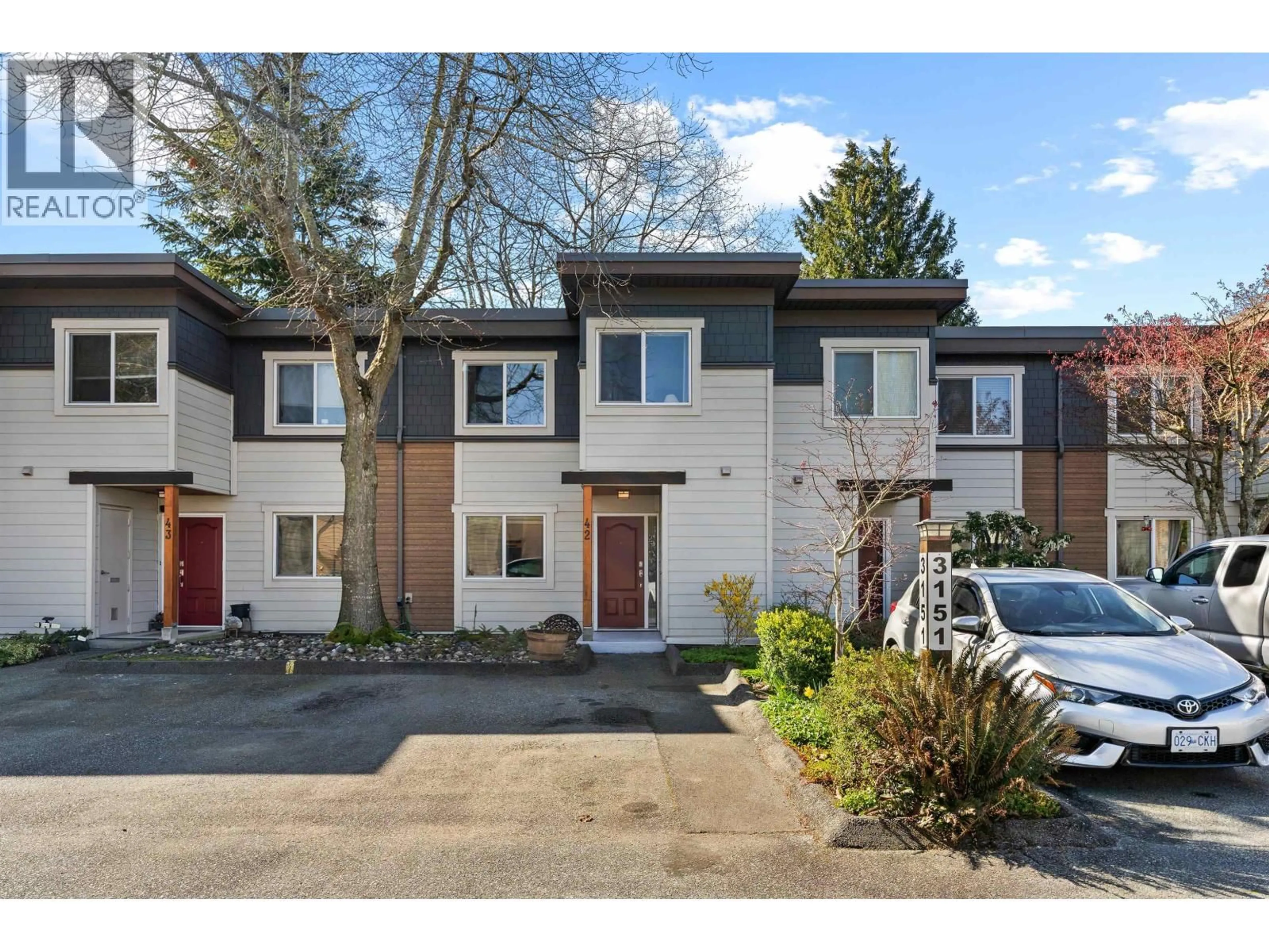 A pic from outside/outdoor area/front of a property/back of a property/a pic from drone, street for 42 - 3151 SPRINGFIELD DRIVE, Richmond British Columbia V7E1Y9