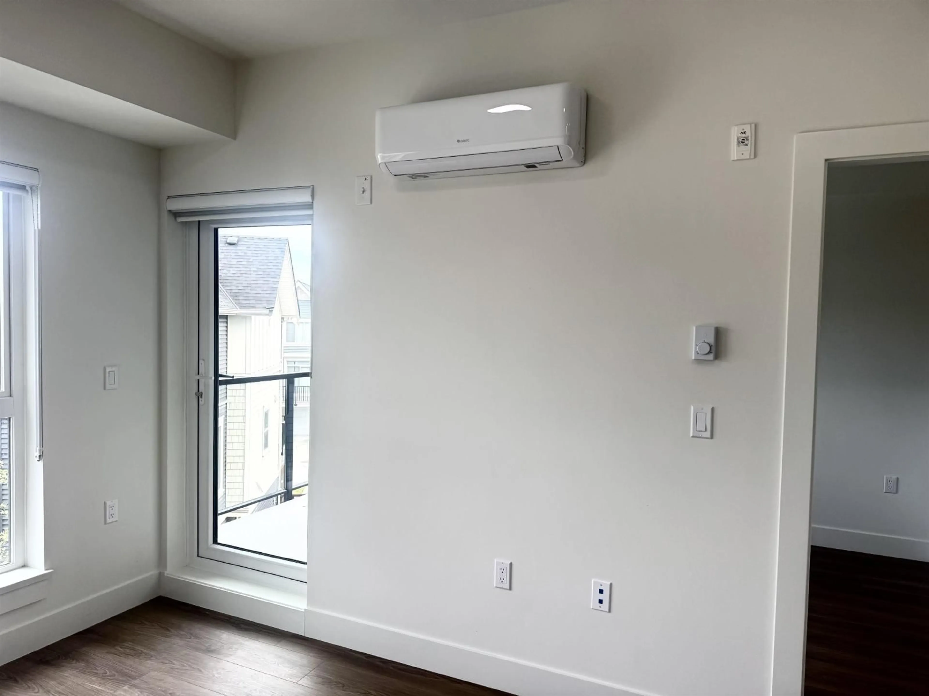 A pic of a room for 303 - 15739 FRASER HIGHWAY, Surrey British Columbia V4N6Y4