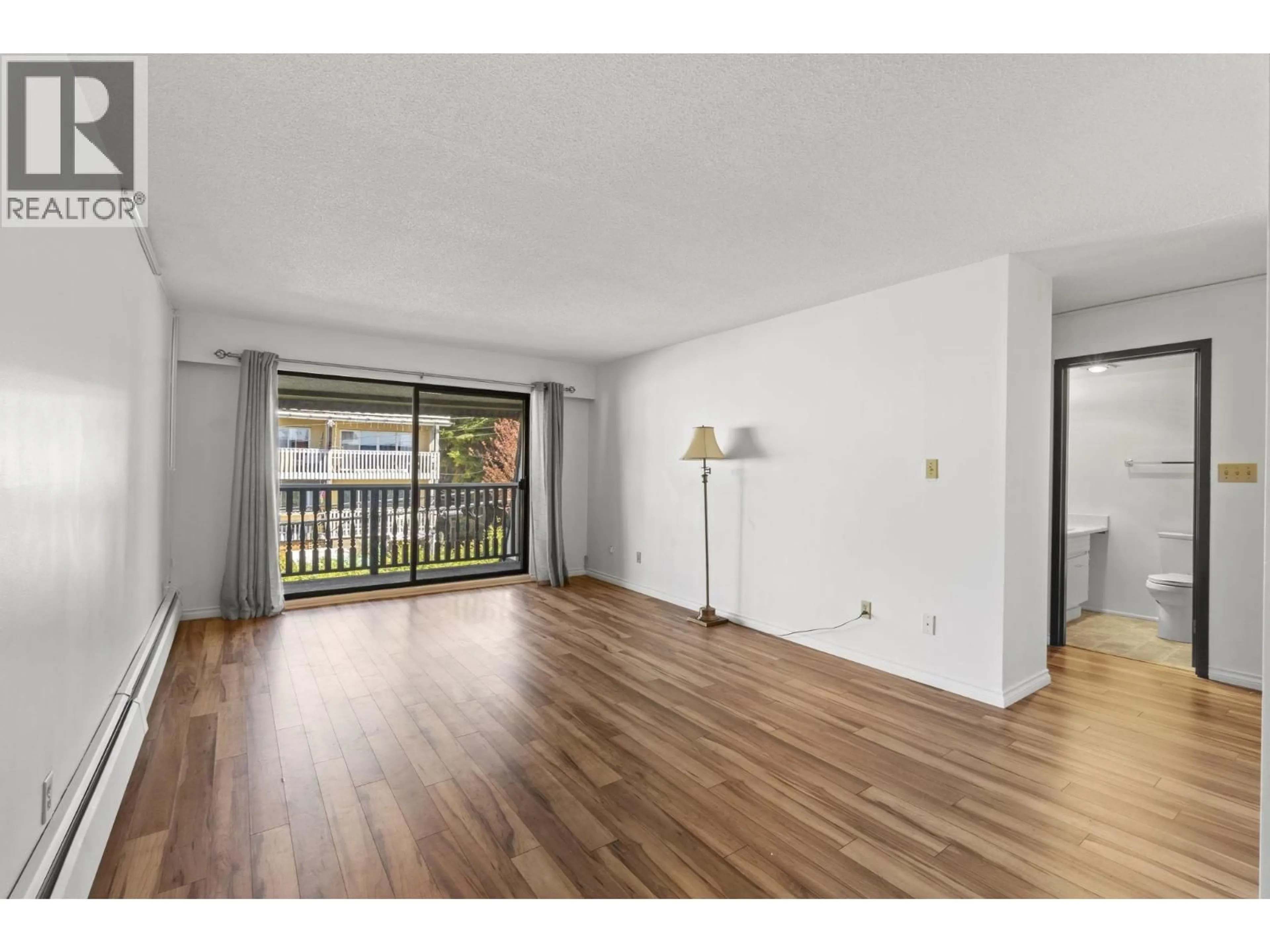 A pic of a room for 315 - 310 3RD STREET, North Vancouver British Columbia V7M1G4