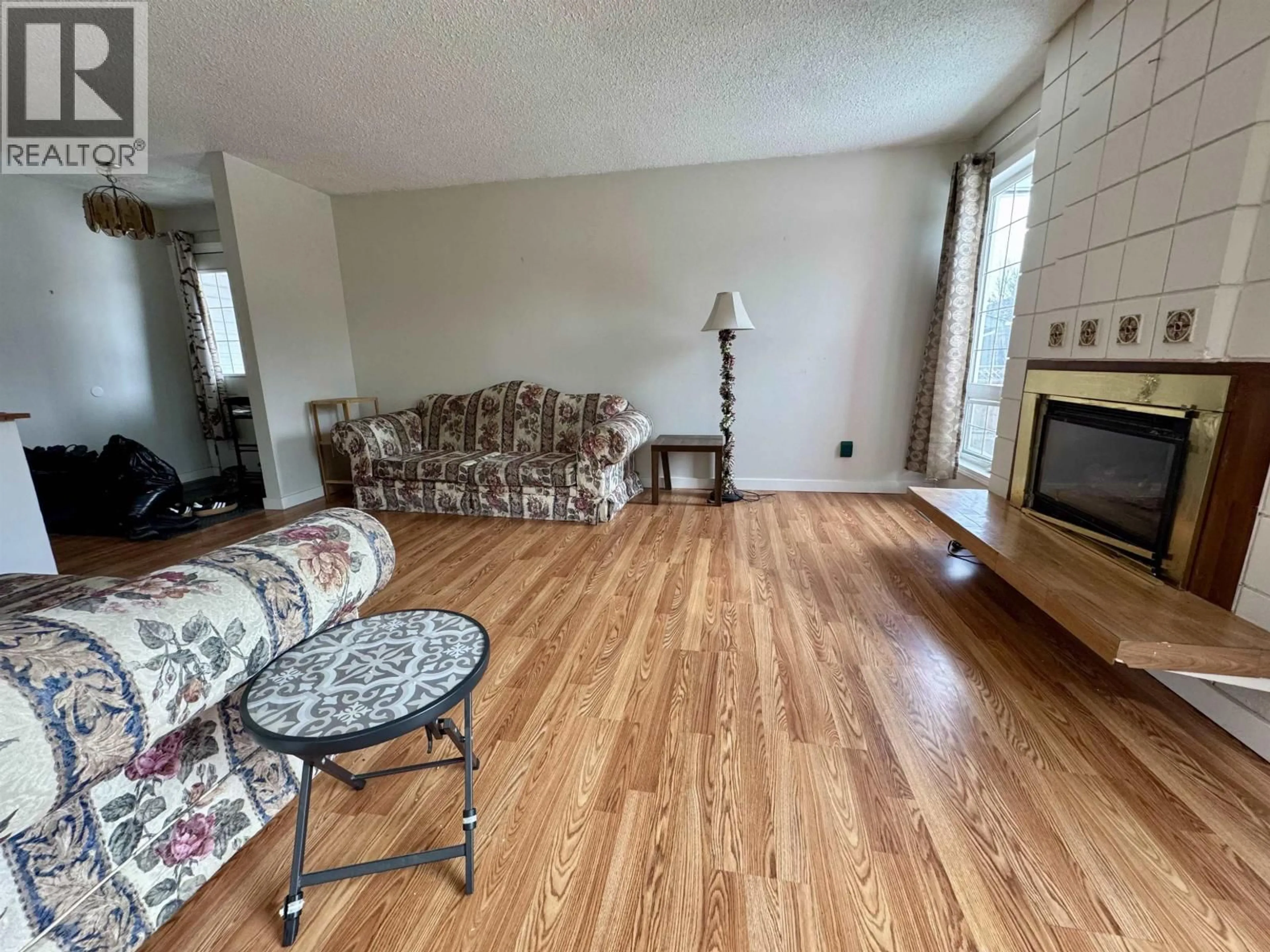 Living room with furniture, unknown for 257 CENTENNIAL DRIVE, Mackenzie British Columbia V0J2C0