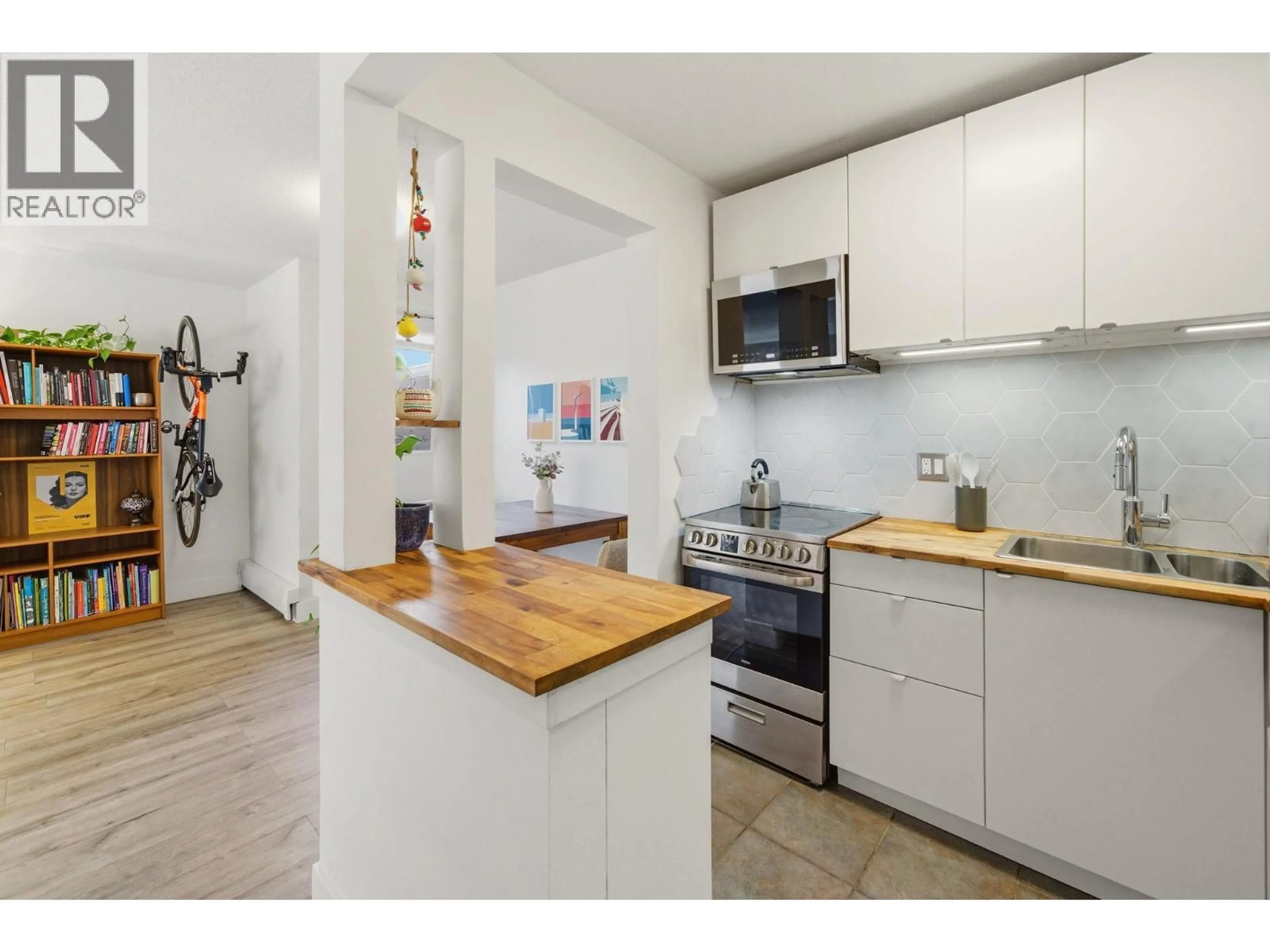 Standard kitchen, unknown for 103 - 570 8TH AVENUE, Vancouver British Columbia V5T1S8