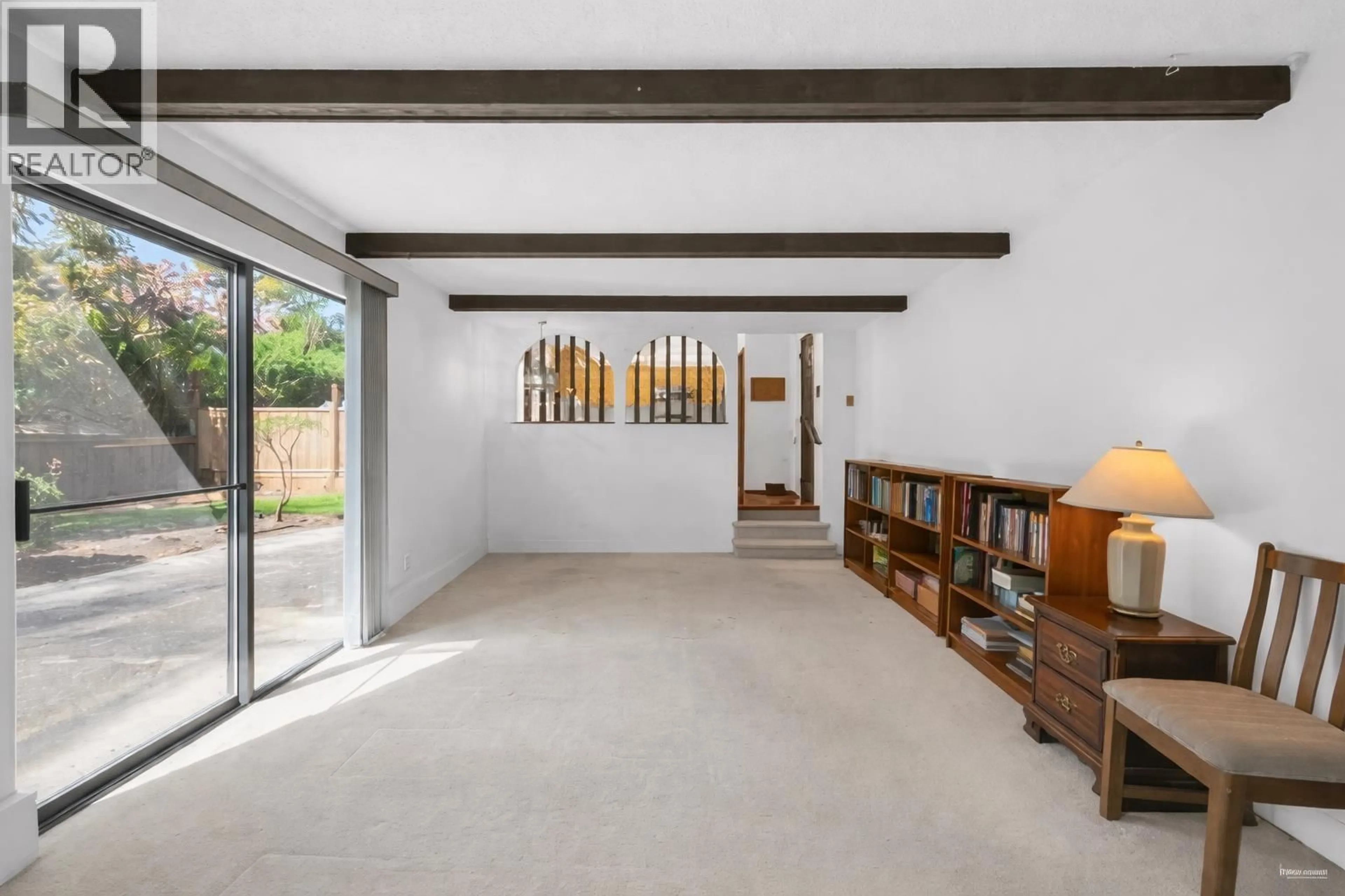 Indoor foyer for 7551 BARKERVILLE COURT, Richmond British Columbia V7A1K8