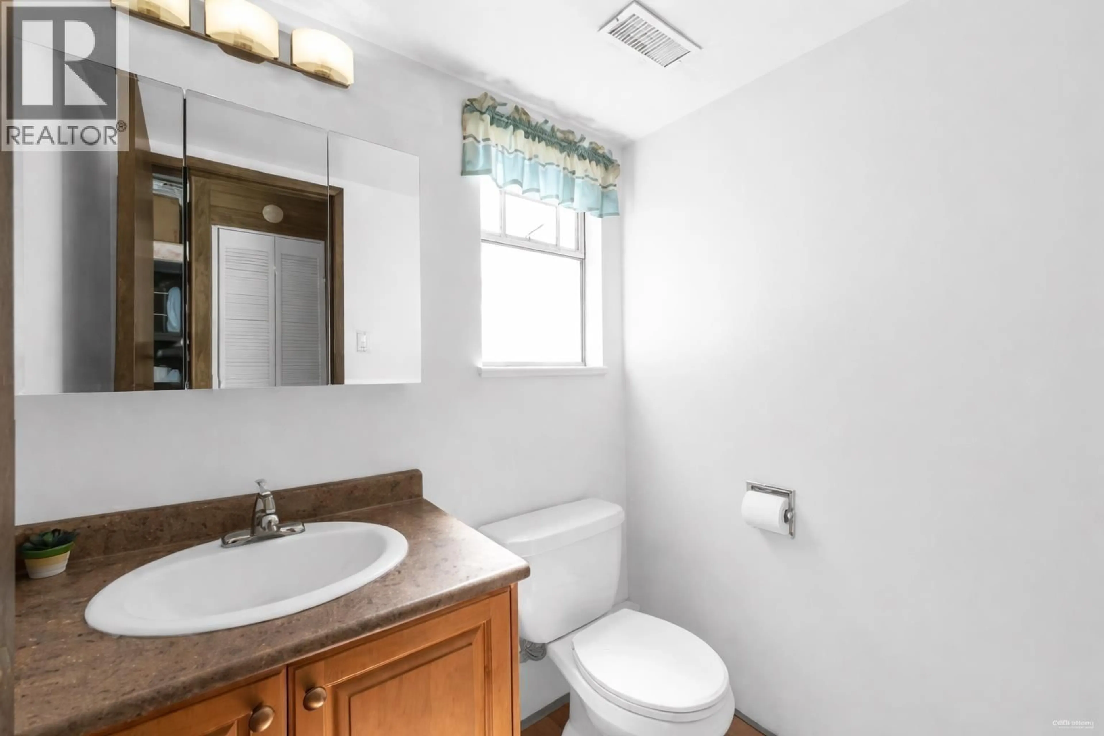 Standard bathroom, ceramic/tile floor for 7551 BARKERVILLE COURT, Richmond British Columbia V7A1K8