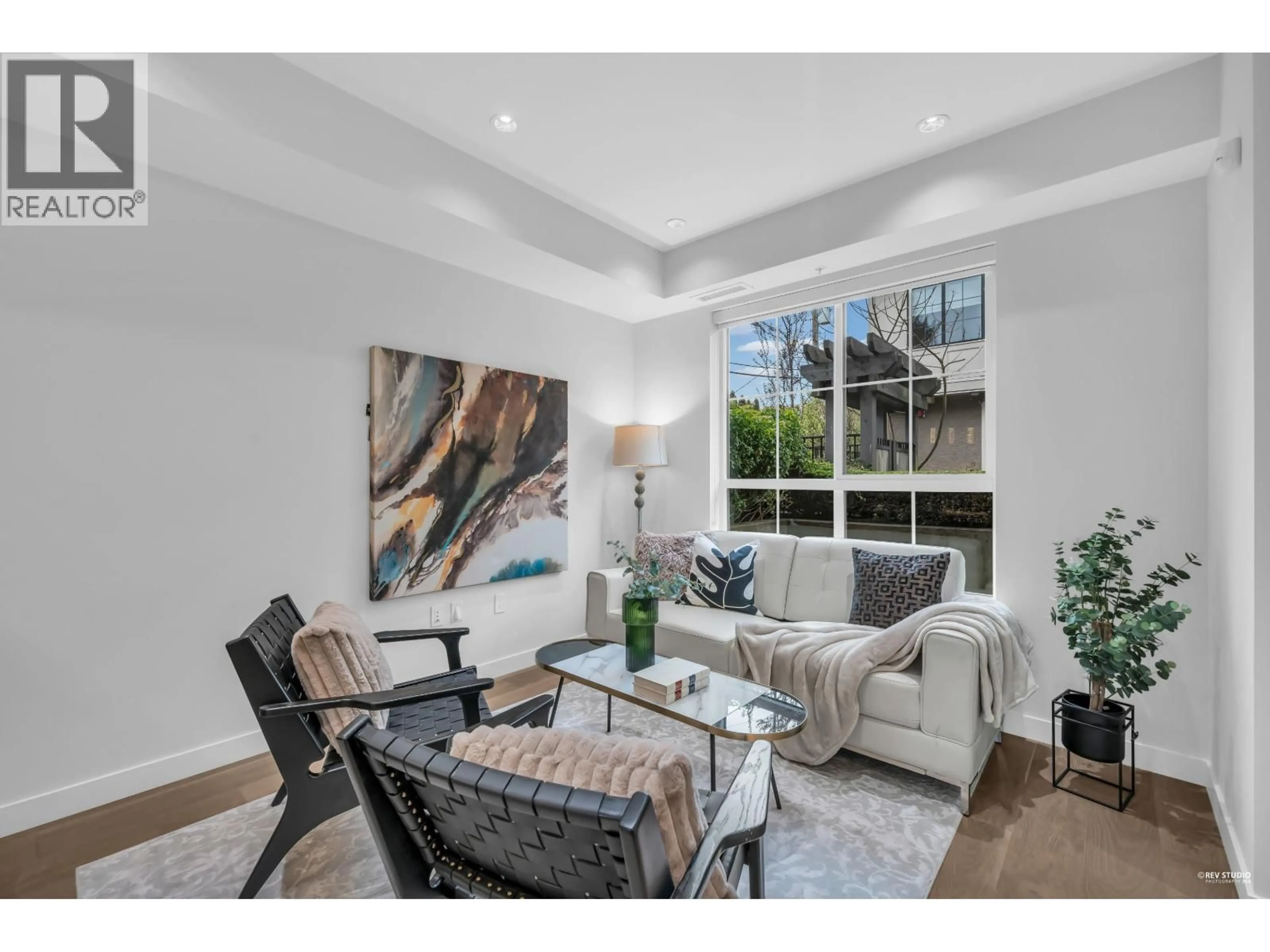 Living room with furniture, unknown for 8576 OSLER STREET, Vancouver British Columbia V6P0G4